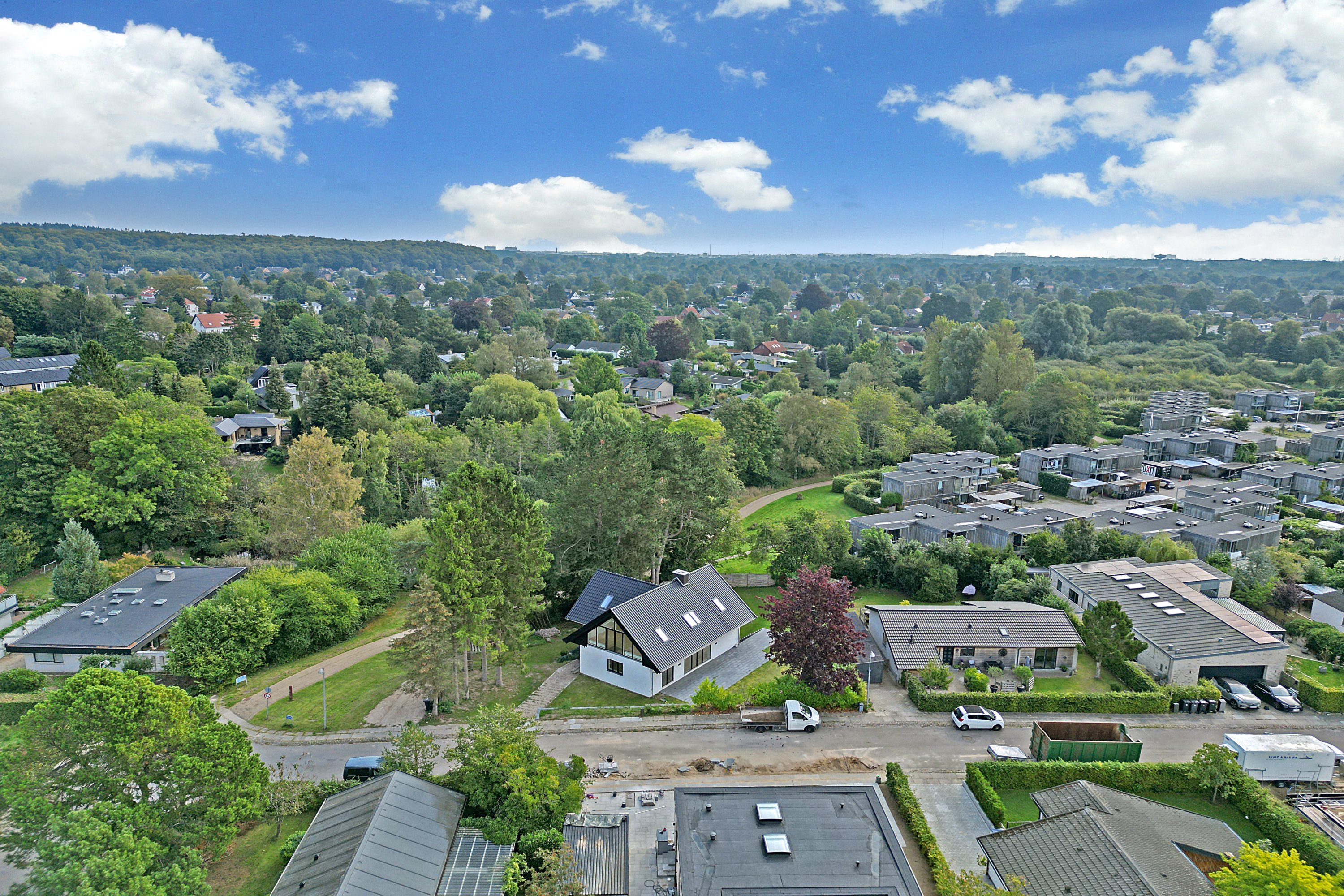 Fremhævet luftfoto billede i fuldskærmstilstand. Billede af Pilehaven 3, Hareskov, 3500 Værløse