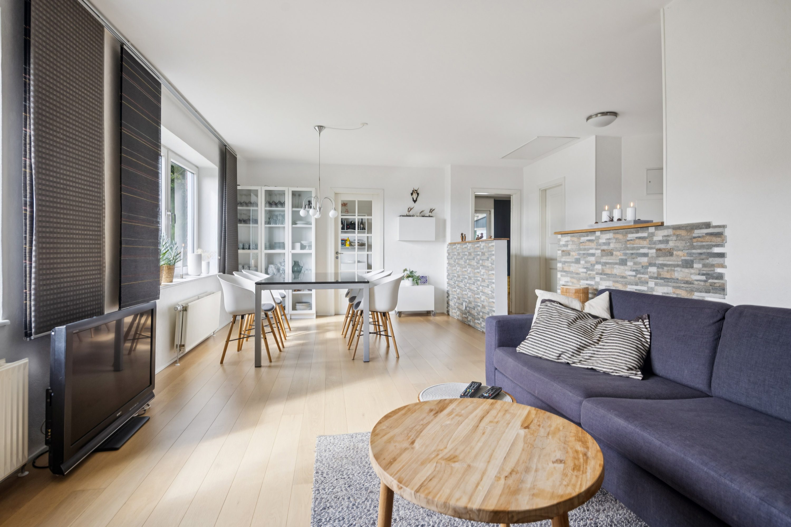 Fremhævet stue billede i fuldskærmstilstand. Billede af Hegedalsvej 41, 9500 Hobro