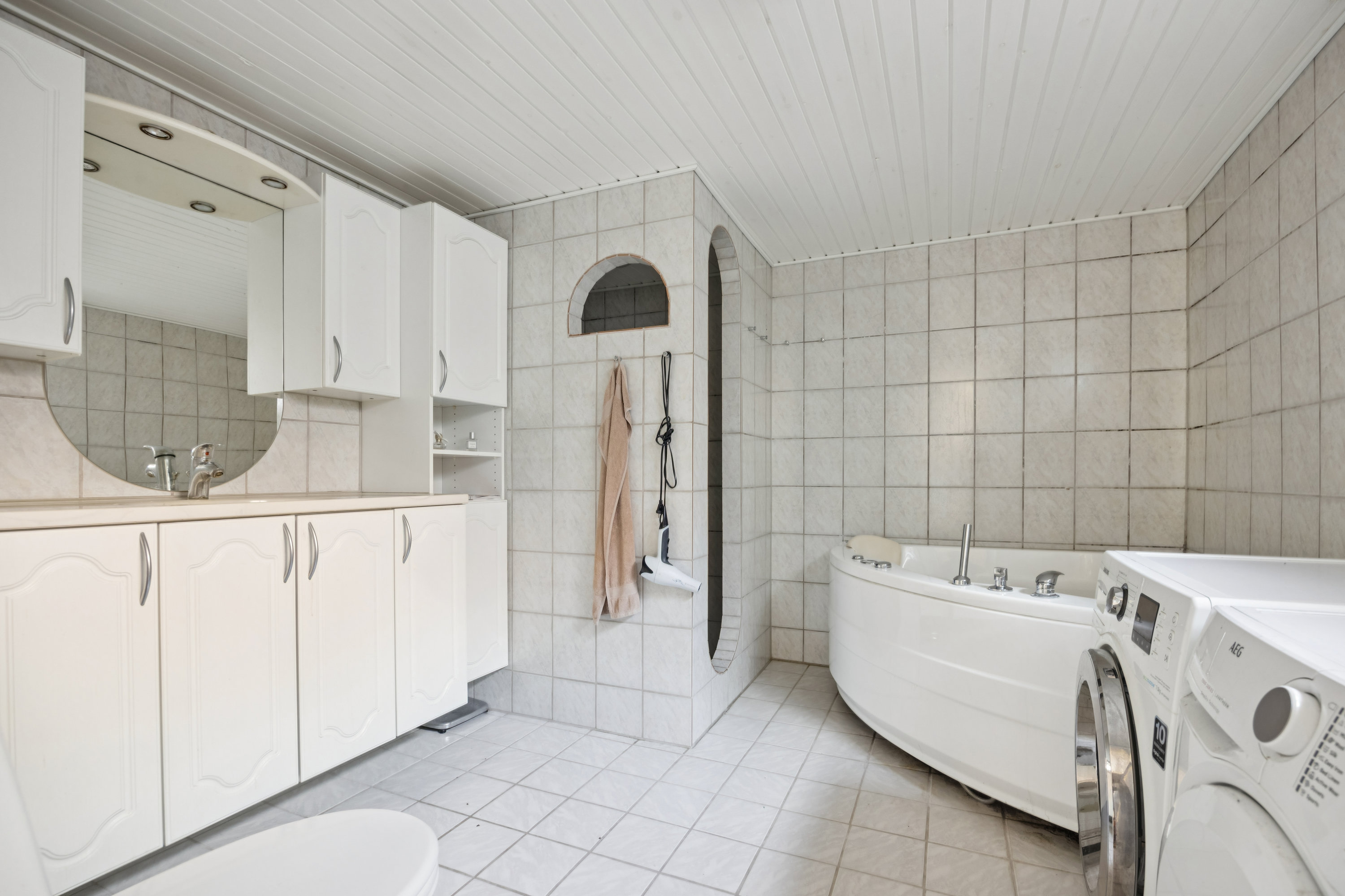 Fremhævet badeværelse billede i fuldskærmstilstand. Billede af Hegedalsvej 41, 9500 Hobro