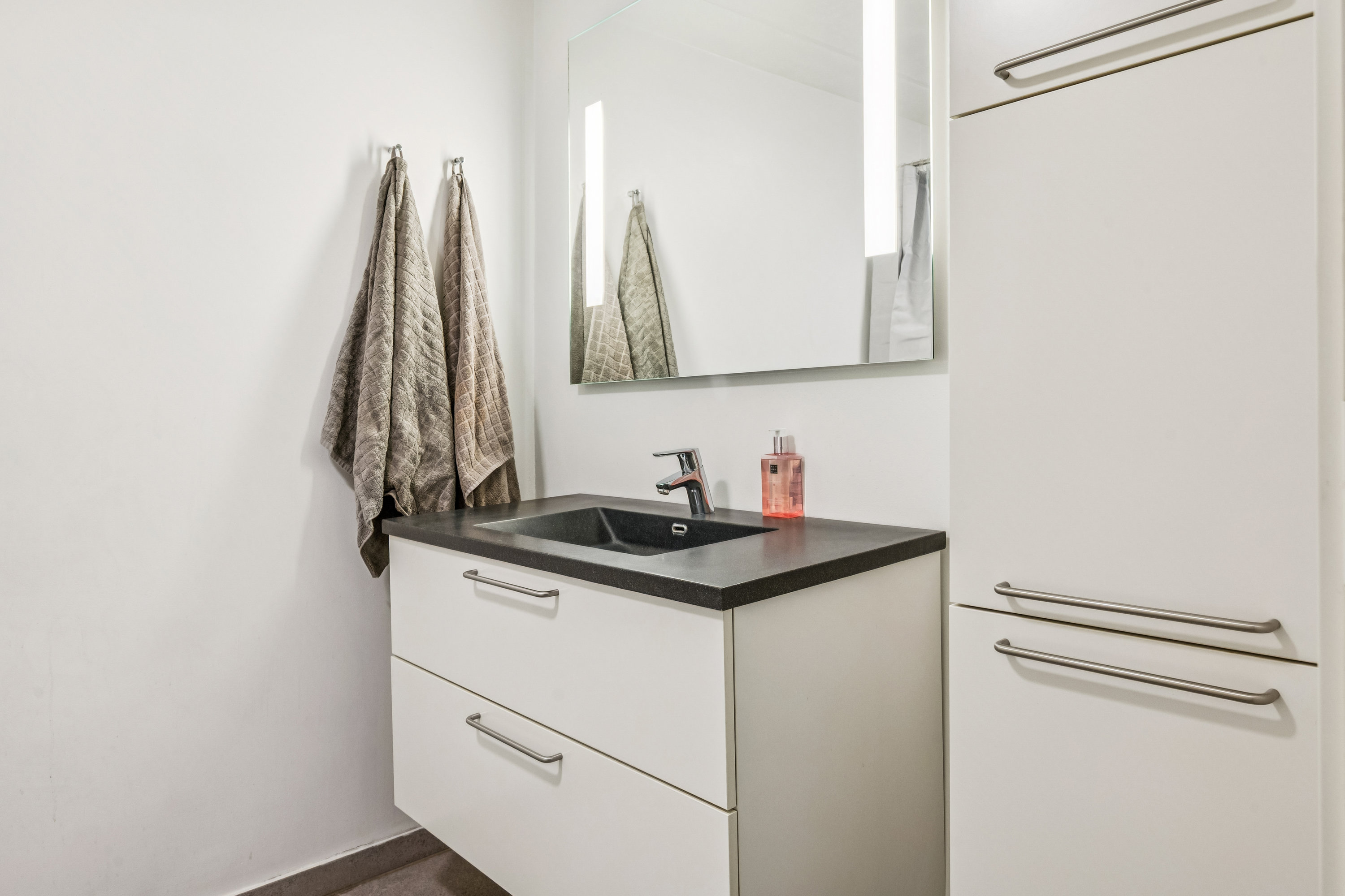 Fremhævet badeværelse billede i fuldskærmstilstand. Billede af Tretommervej 60, 8240 Risskov