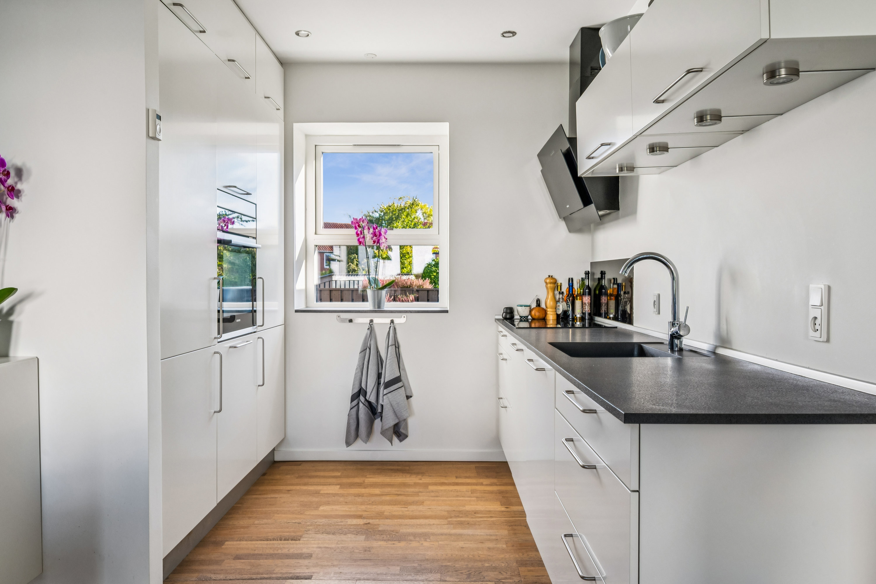 Fremhævet køkken billede i fuldskærmstilstand. Billede af Tretommervej 60, 8240 Risskov