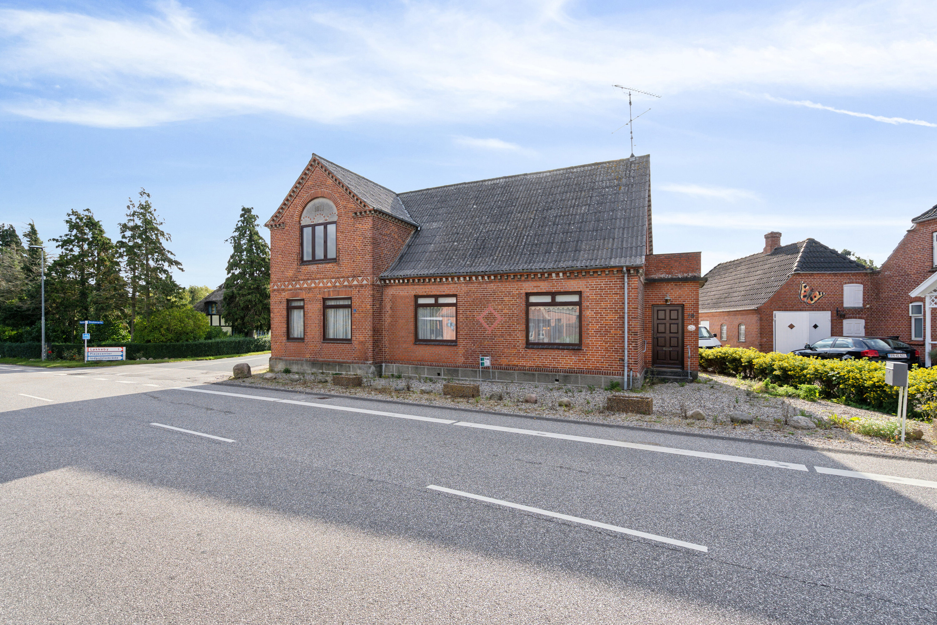 Fremhævet set fra vejen billede i fuldskærmstilstand. Billede af Bygaden 28, Tullebølle, 5953 Tranekær