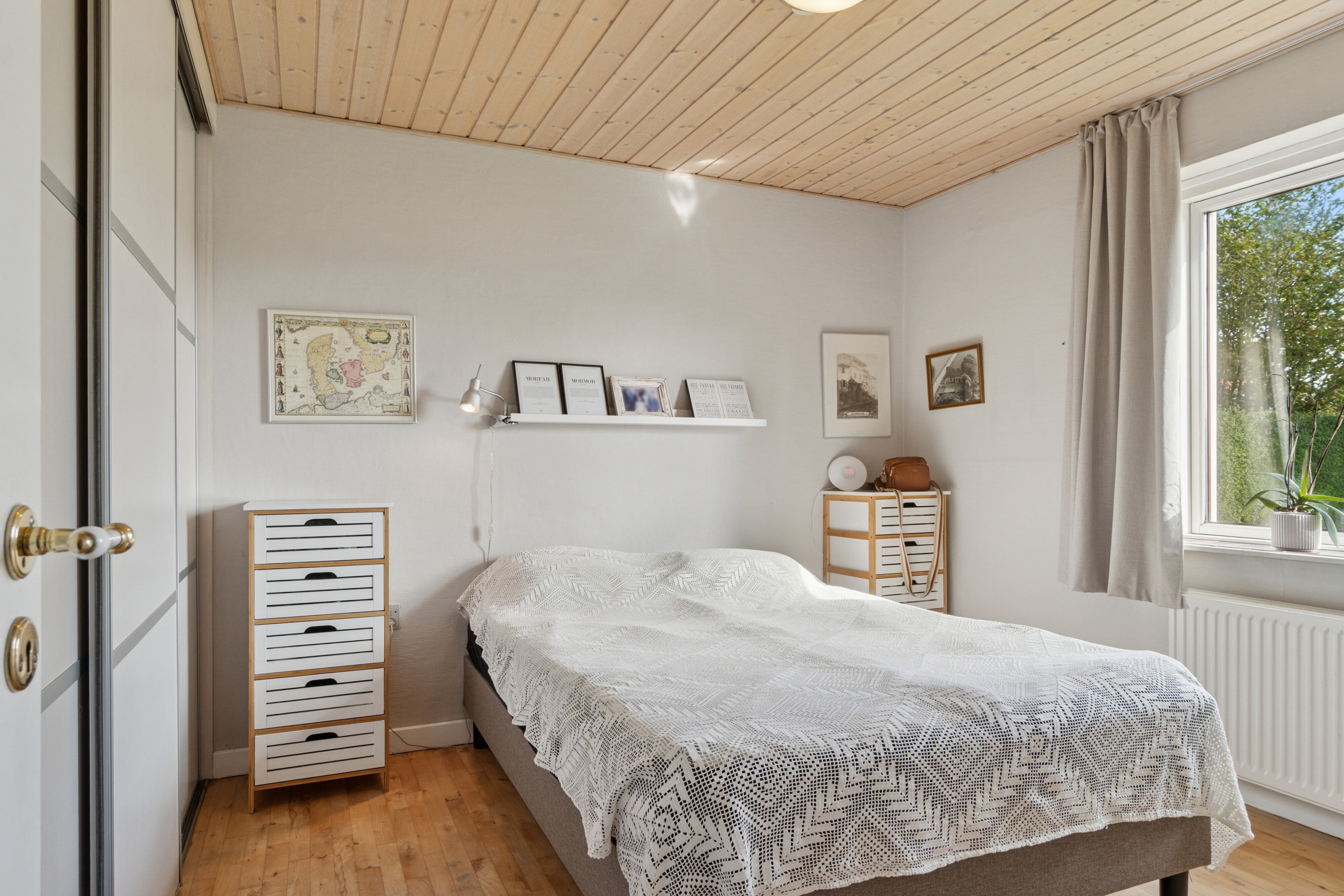 Fremhævet soveværelse billede i fuldskærmstilstand. Billede af Bogøvej 11, 4700 Næstved