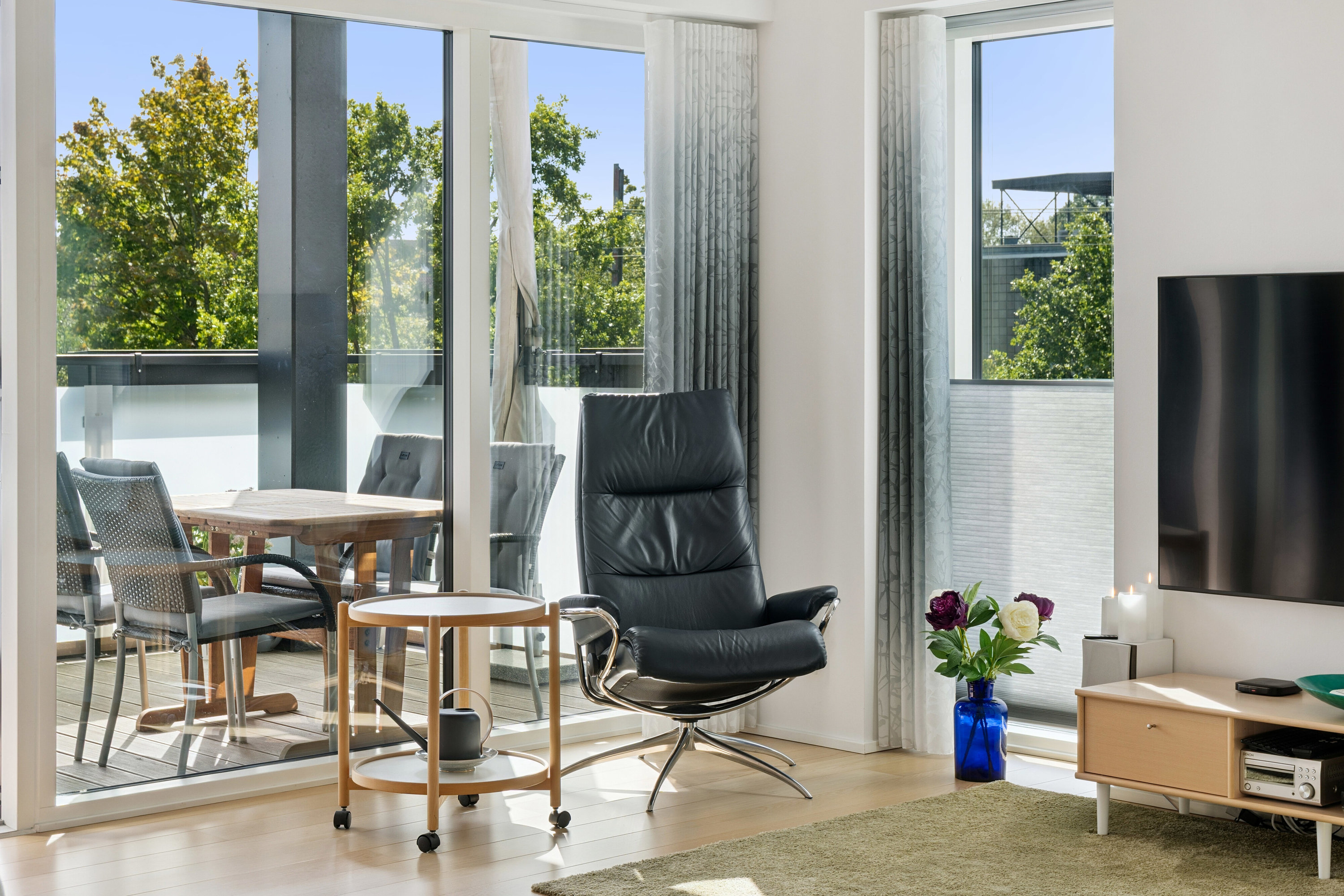 Fremhævet stue billede i fuldskærmstilstand. Billede af Skovridergårdsvej 60B, 1. 5., 2830 Virum