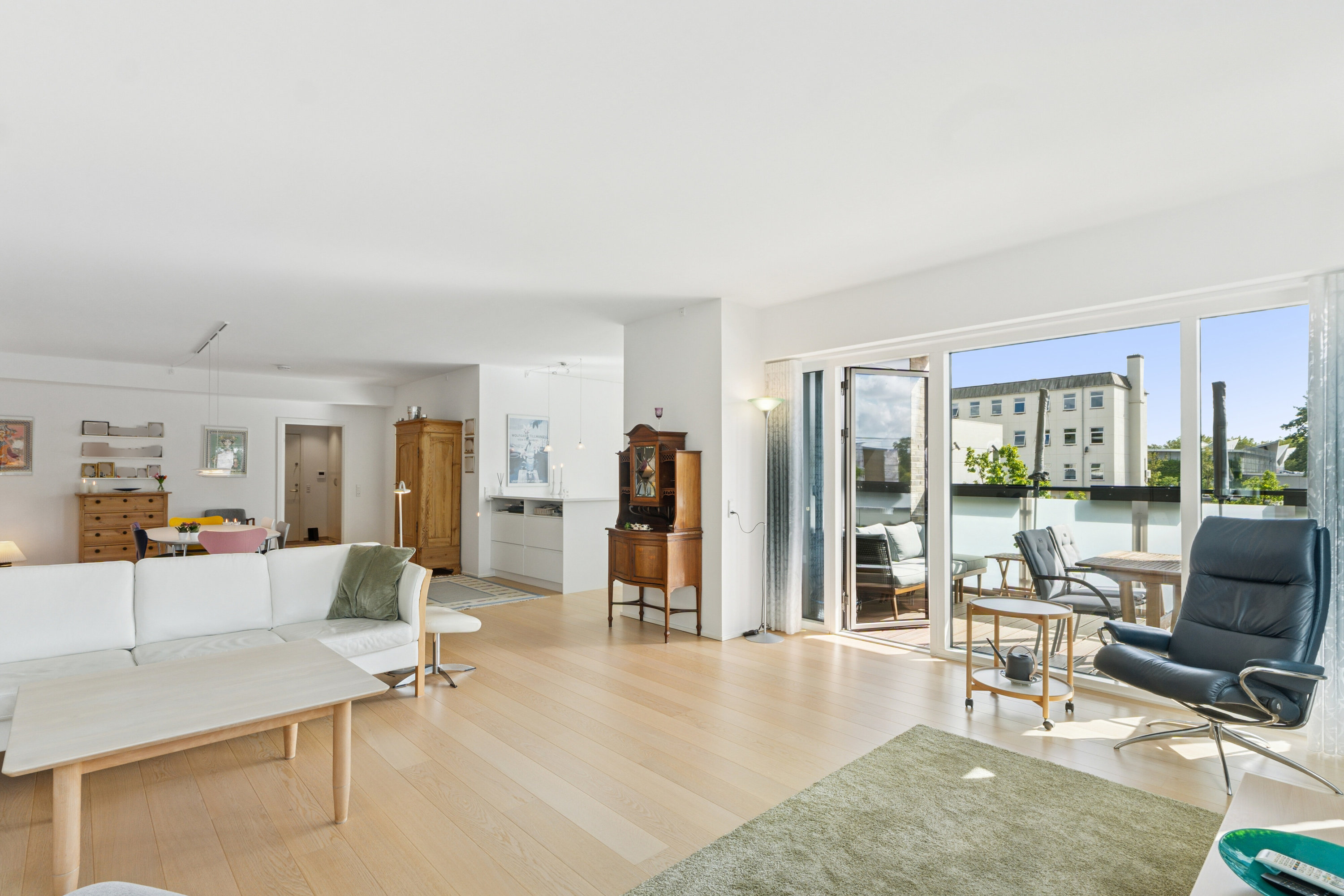 Fremhævet stue billede i fuldskærmstilstand. Billede af Skovridergårdsvej 60B, 1. 5., 2830 Virum