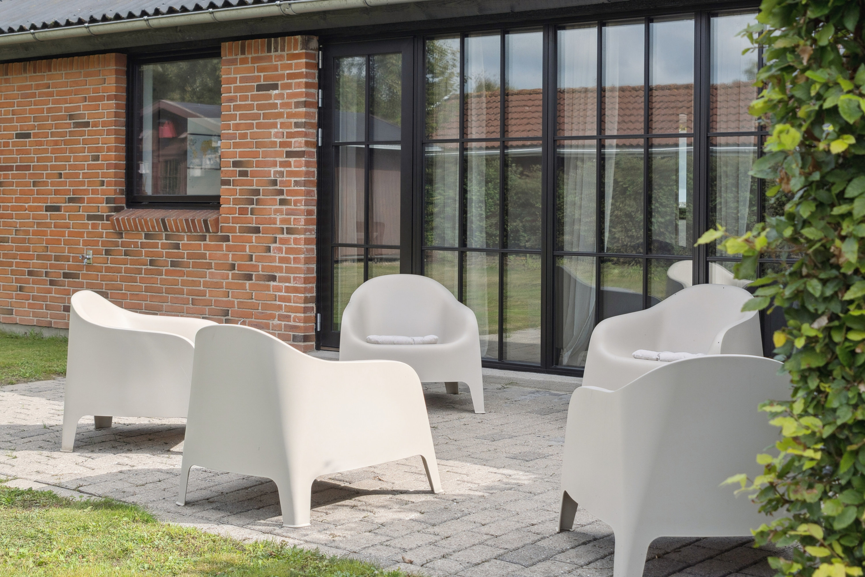 Miniaturebillede 1: udendørs. Billede af Granitvej 33, Fensmark, 4684 Holmegaard