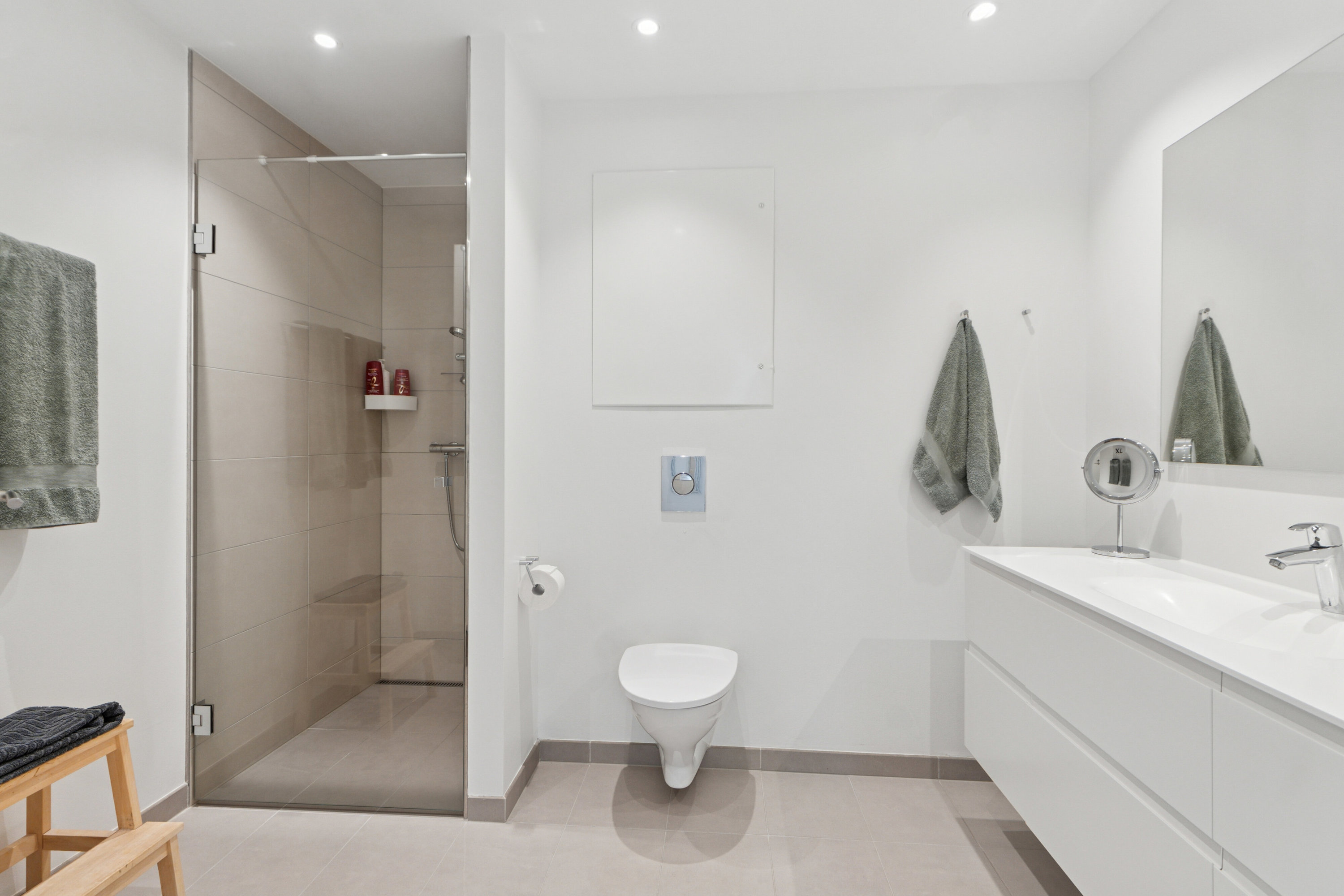 Fremhævet badeværelse 2 billede i fuldskærmstilstand. Billede af Skovridergårdsvej 60B, 1. 5., 2830 Virum