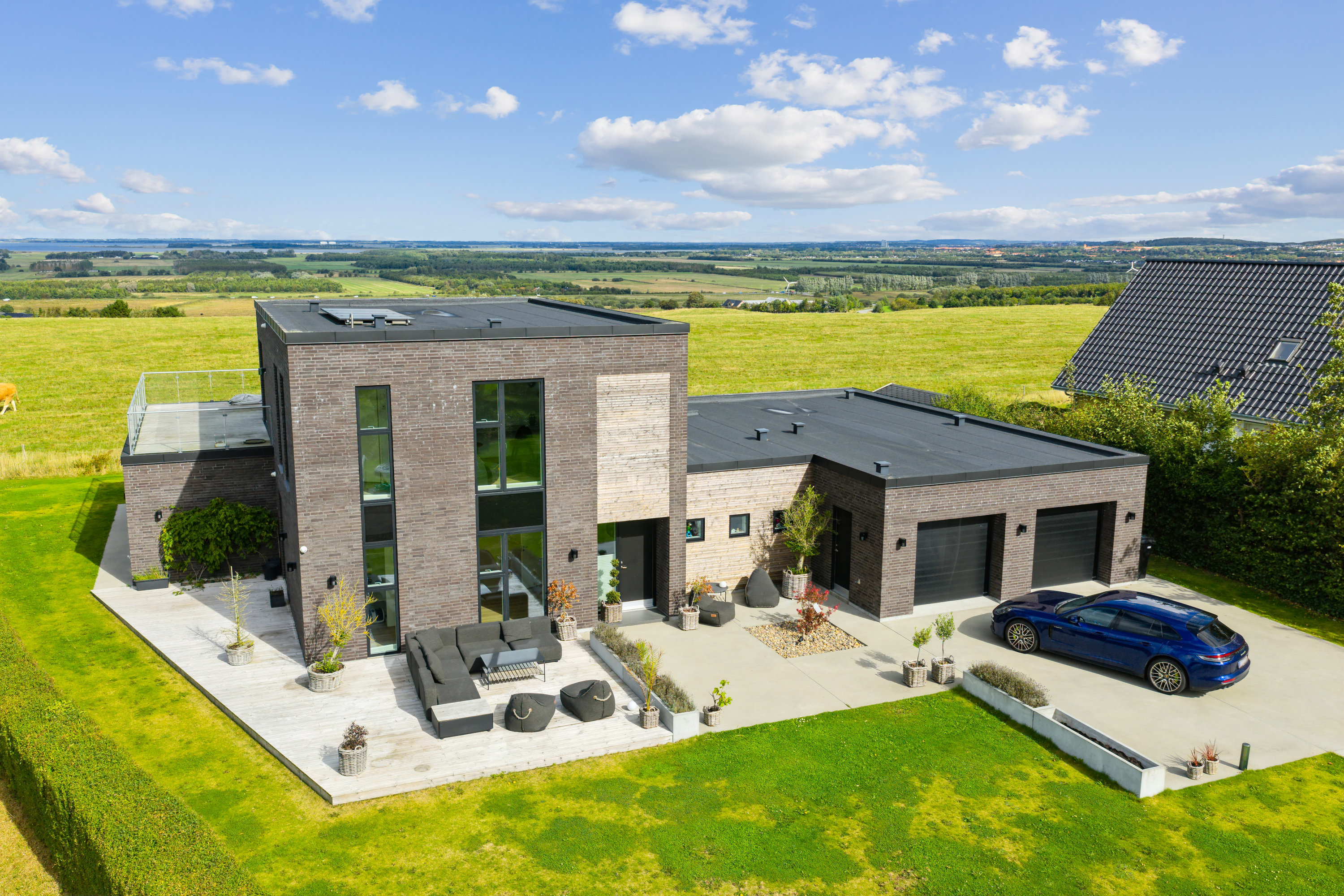 Miniaturebillede 1: ejendom 1. Billede af Kalmanparken 102, 9200 Aalborg SV