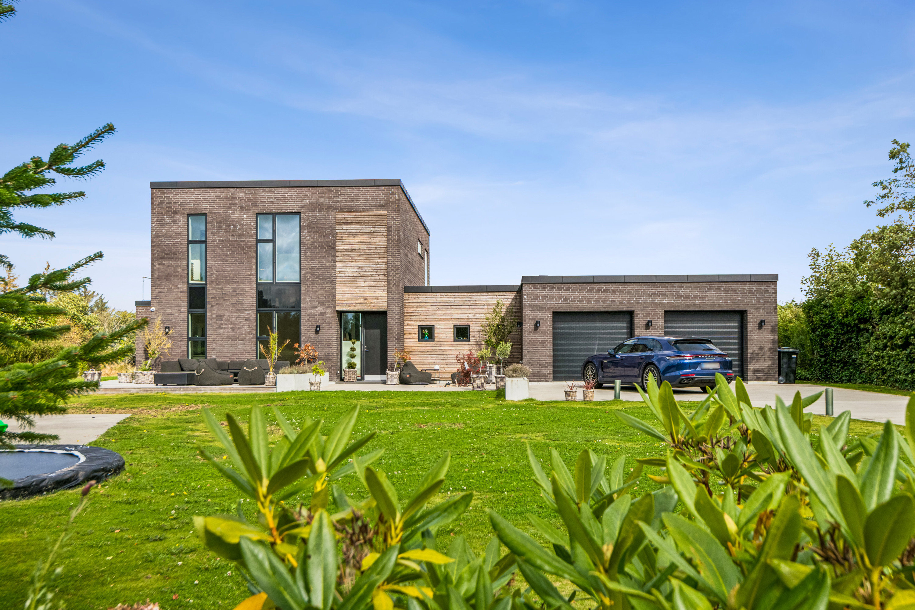 Fremhævet ejendom 1 billede i fuldskærmstilstand. Billede af Kalmanparken 102, 9200 Aalborg SV