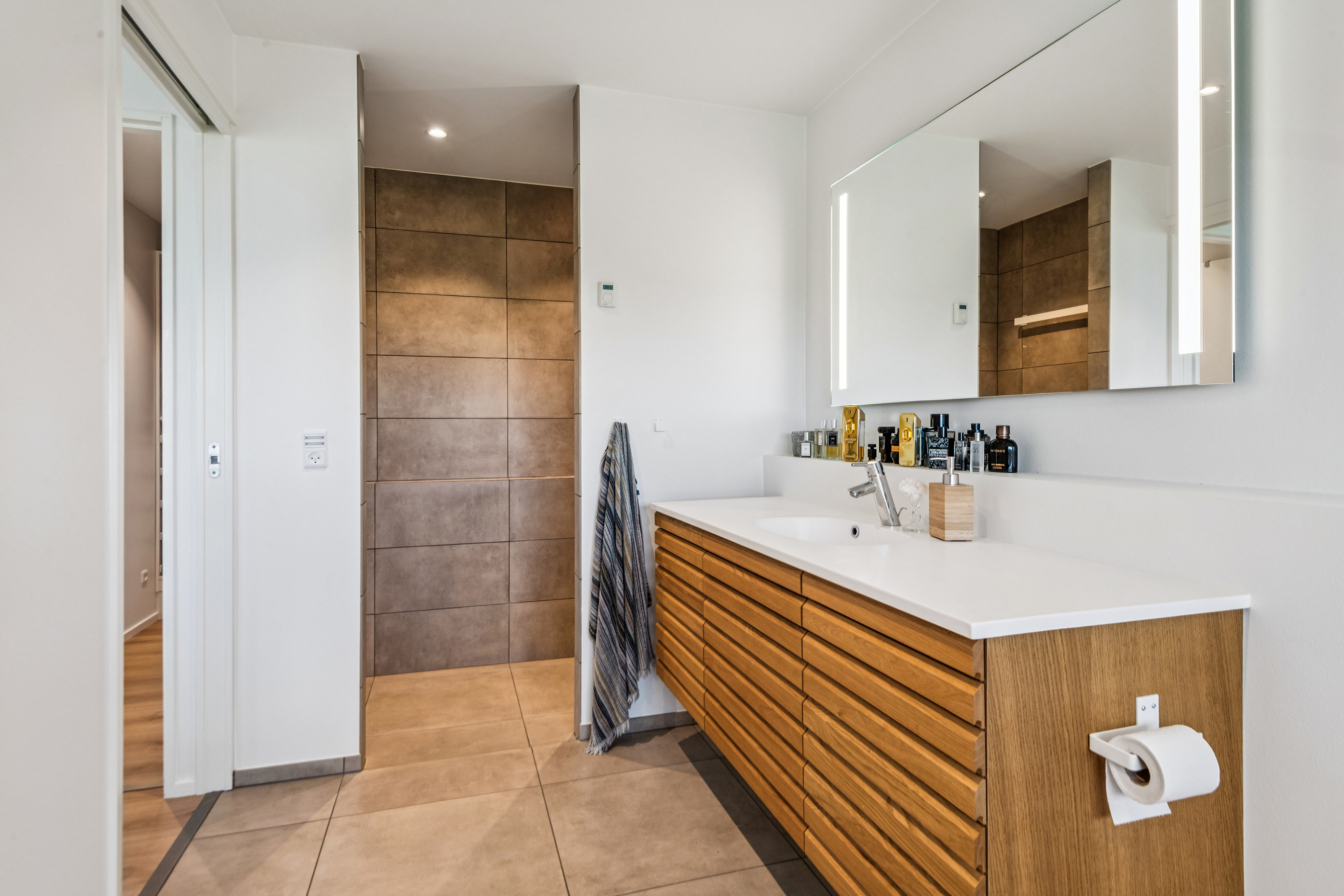 Fremhævet badeværelse billede i fuldskærmstilstand. Billede af Kalmanparken 102, 9200 Aalborg SV