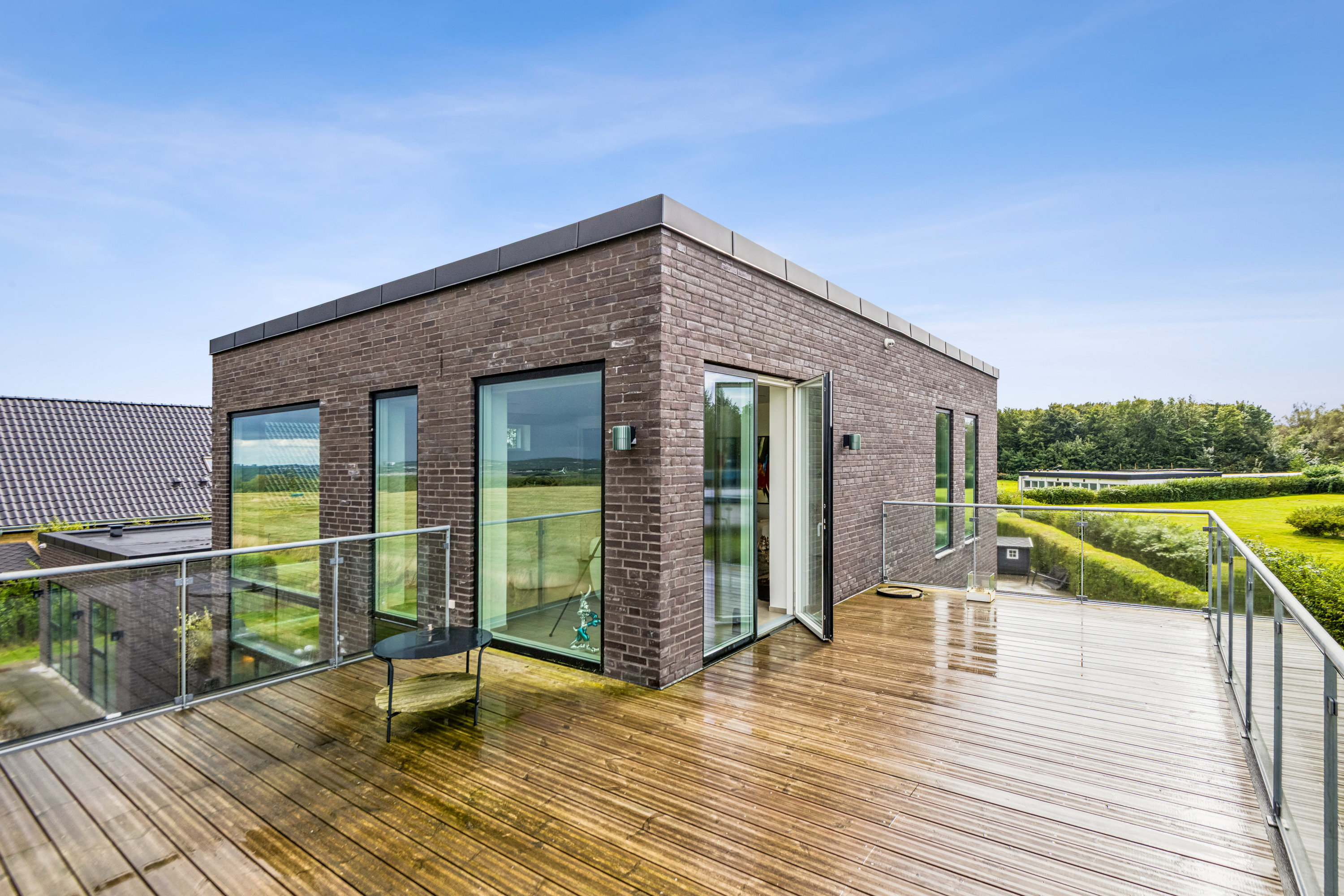 Fremhævet ejendom 1 billede i fuldskærmstilstand. Billede af Kalmanparken 102, 9200 Aalborg SV