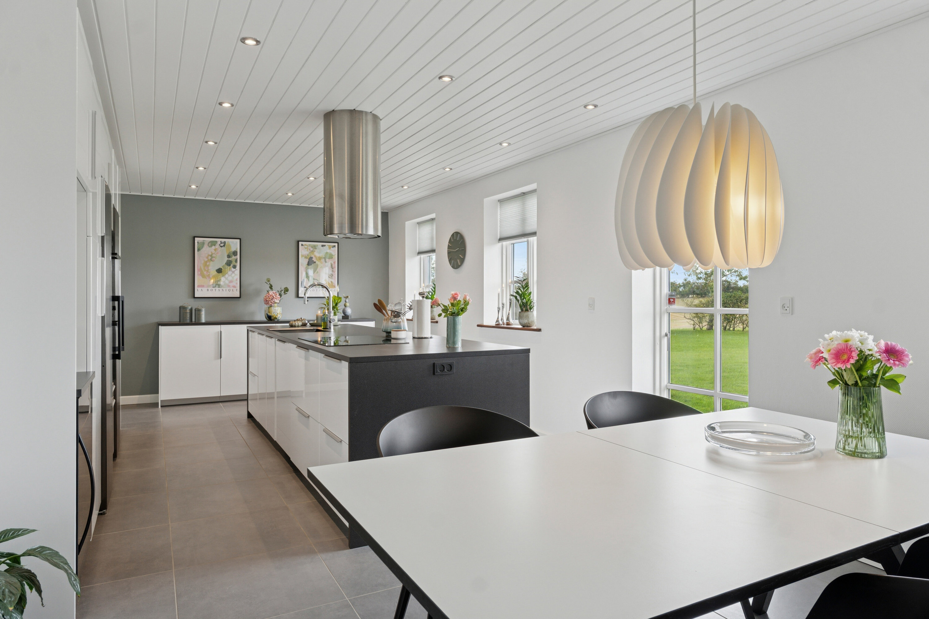 Fremhævet køkken med spiseplads billede i fuldskærmstilstand. Billede af Ramsvej 159, Bjergby, 9800 Hjørring