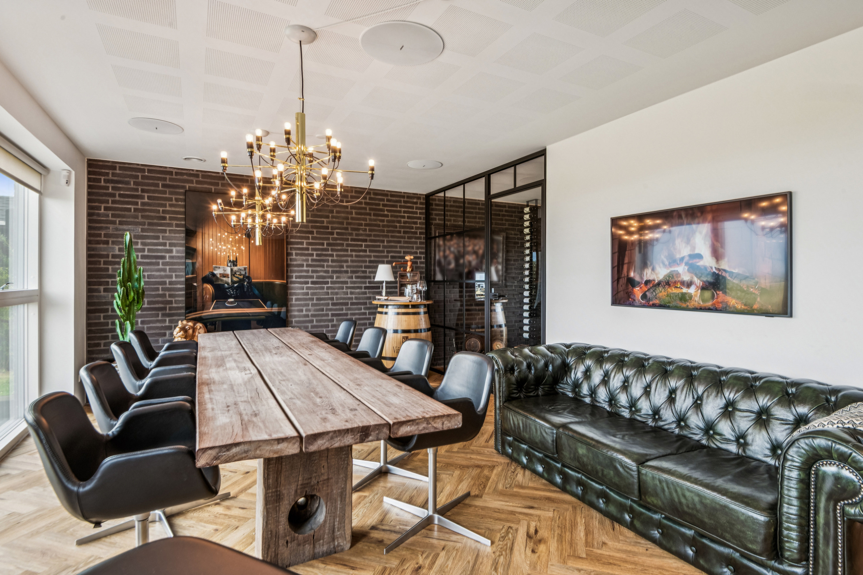 Fremhævet stue billede i fuldskærmstilstand. Billede af Kalmanparken 102, 9200 Aalborg SV