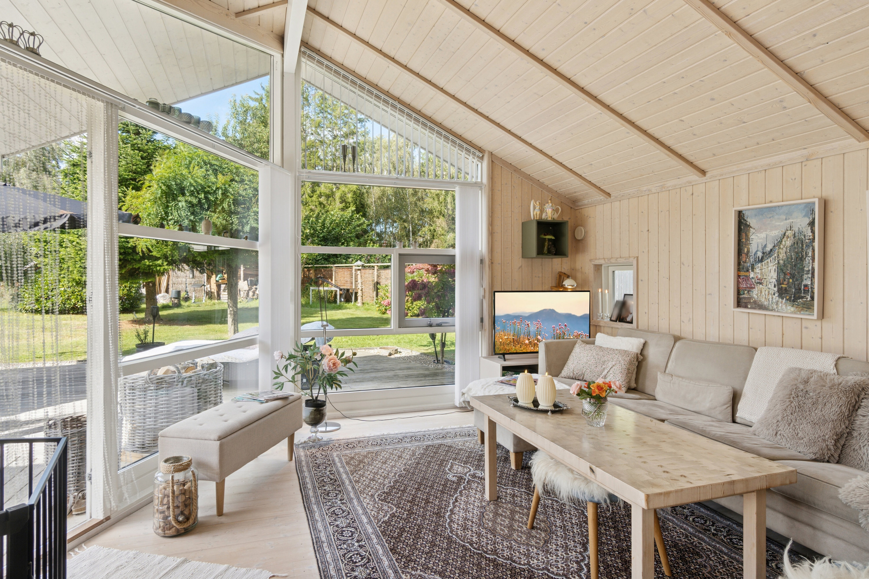 Fremhævet stue billede i fuldskærmstilstand. Billede af Granlygårdsvej 14, 4400 Kalundborg