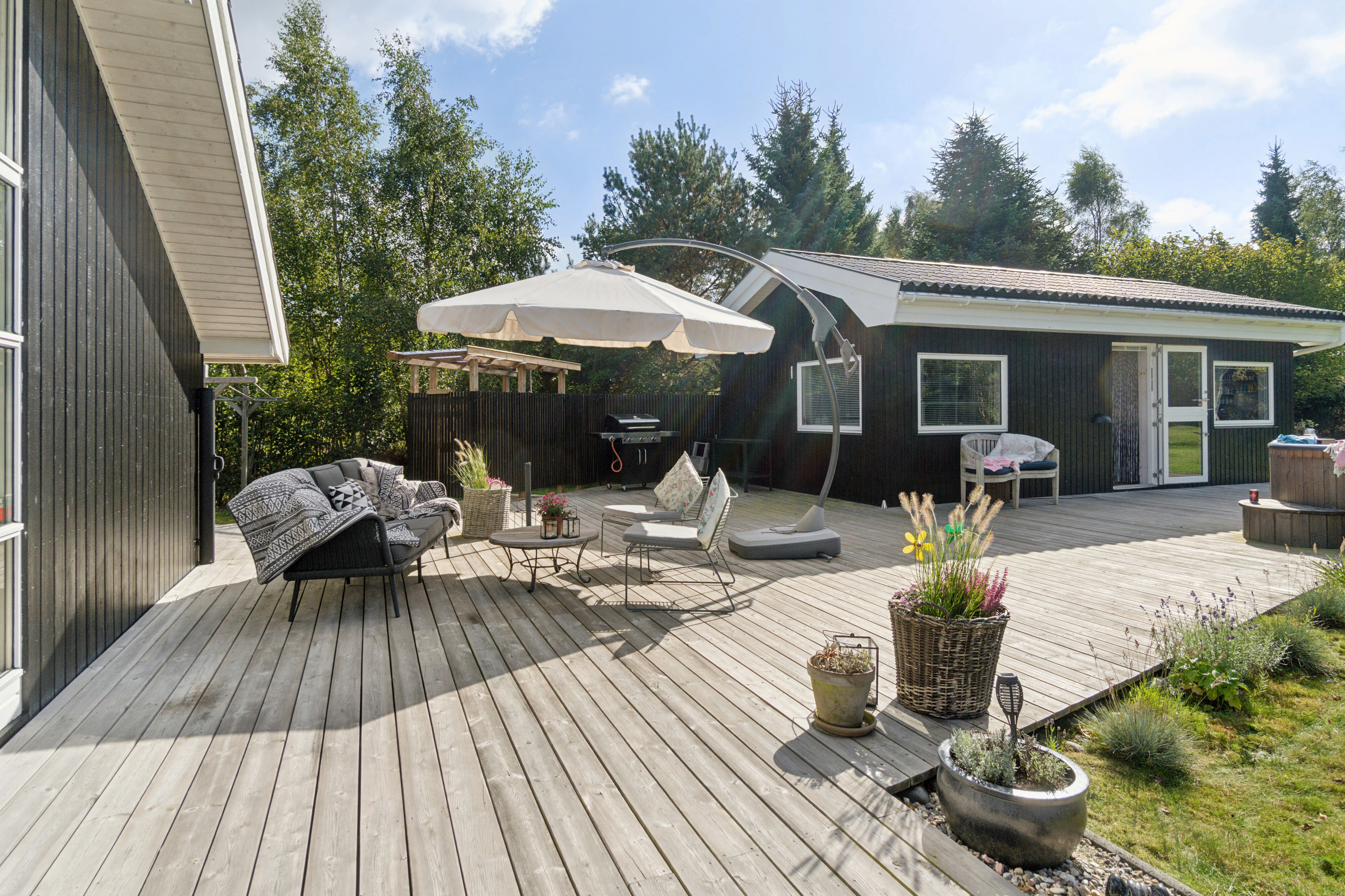 Fremhævet terrasse billede i fuldskærmstilstand. Billede af Granlygårdsvej 14, 4400 Kalundborg