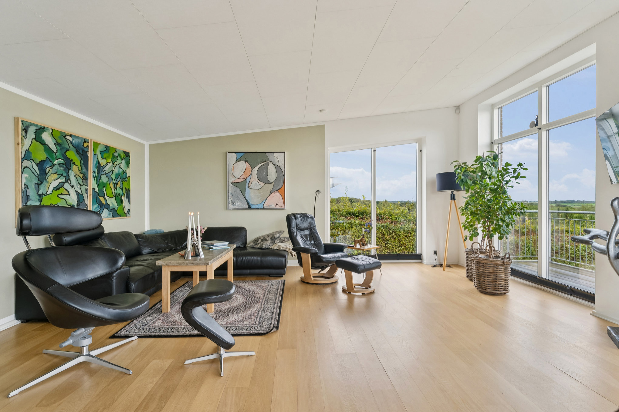 Fremhævet stue billede i fuldskærmstilstand. Billede af Dionevej 19, Paderup, 8960 Randers SØ