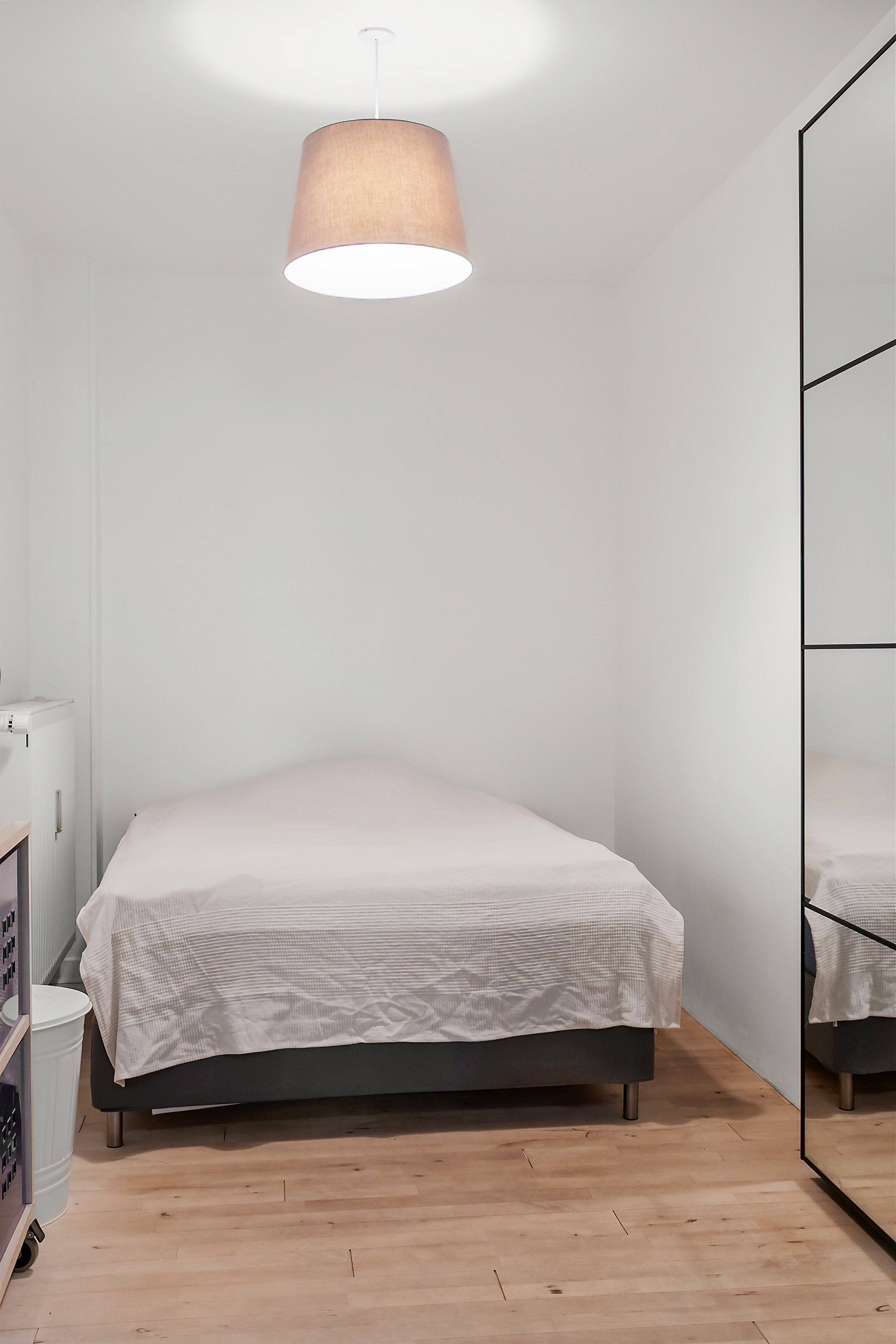 Fremhævet  billede i fuldskærmstilstand. Billede af Duntzfelts Alle 14, kld.. tv., 2900 Hellerup