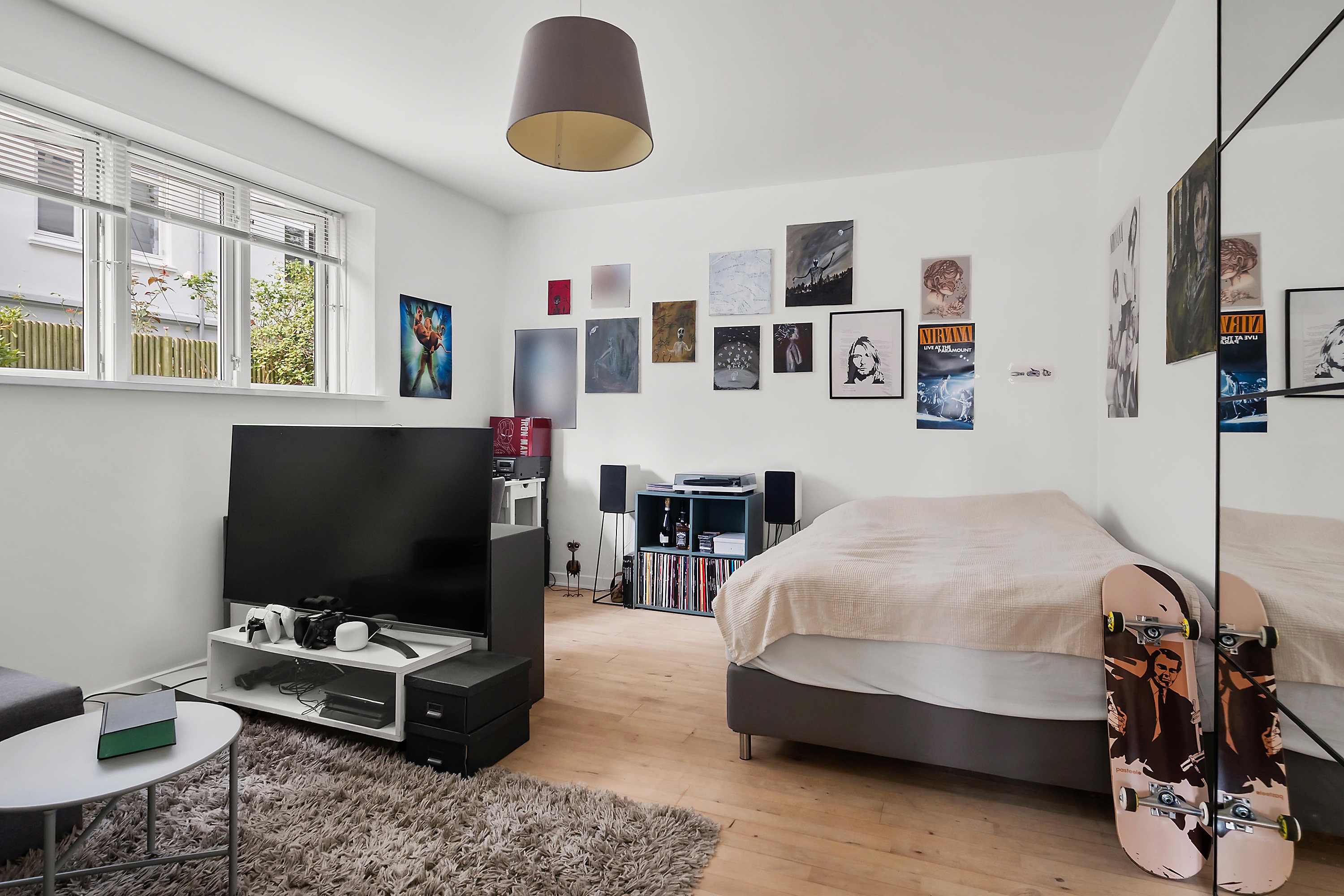 Fremhævet  billede i fuldskærmstilstand. Billede af Duntzfelts Alle 14, kld.. tv., 2900 Hellerup