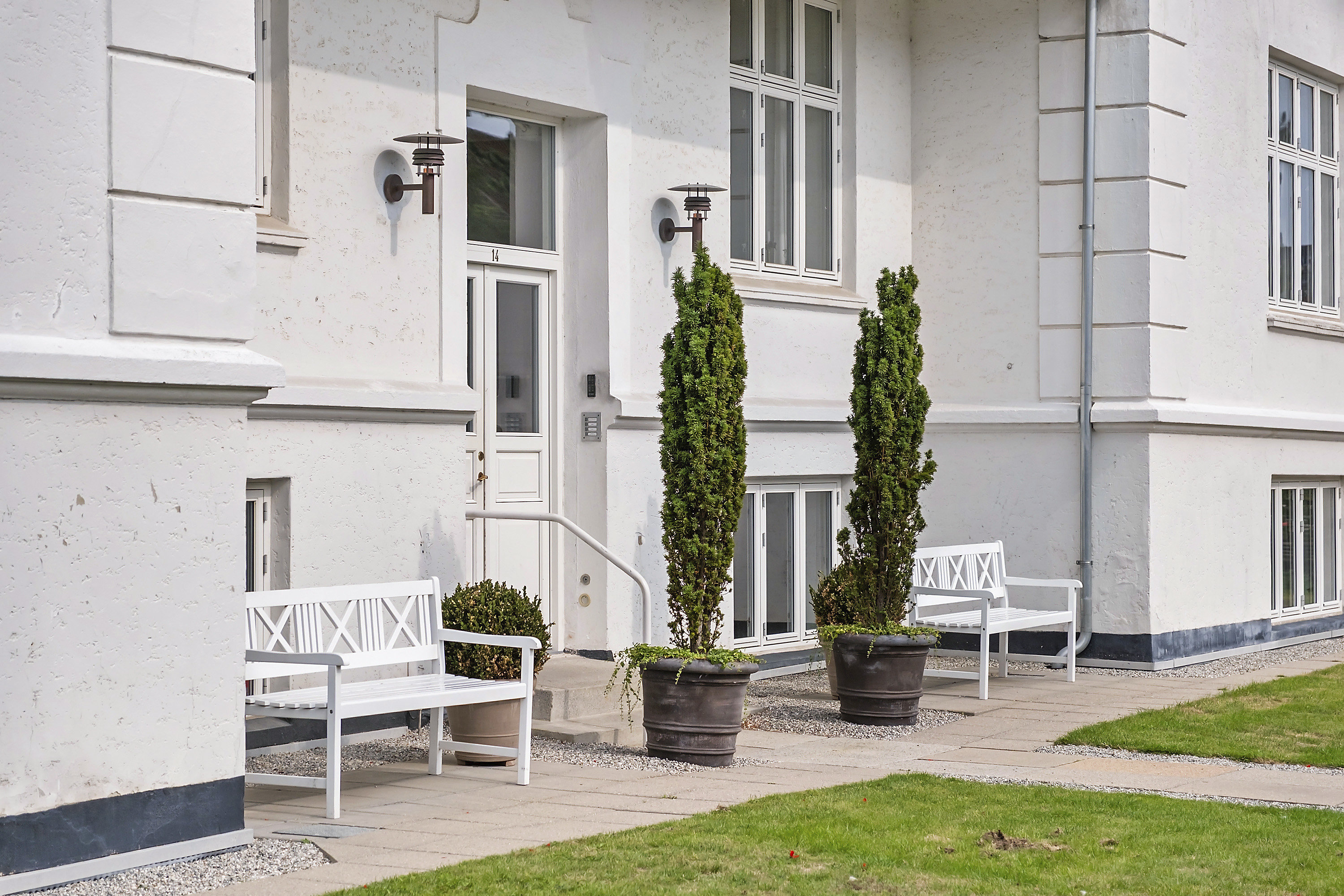 Fremhævet  billede i fuldskærmstilstand. Billede af Duntzfelts Alle 14, kld.. tv., 2900 Hellerup