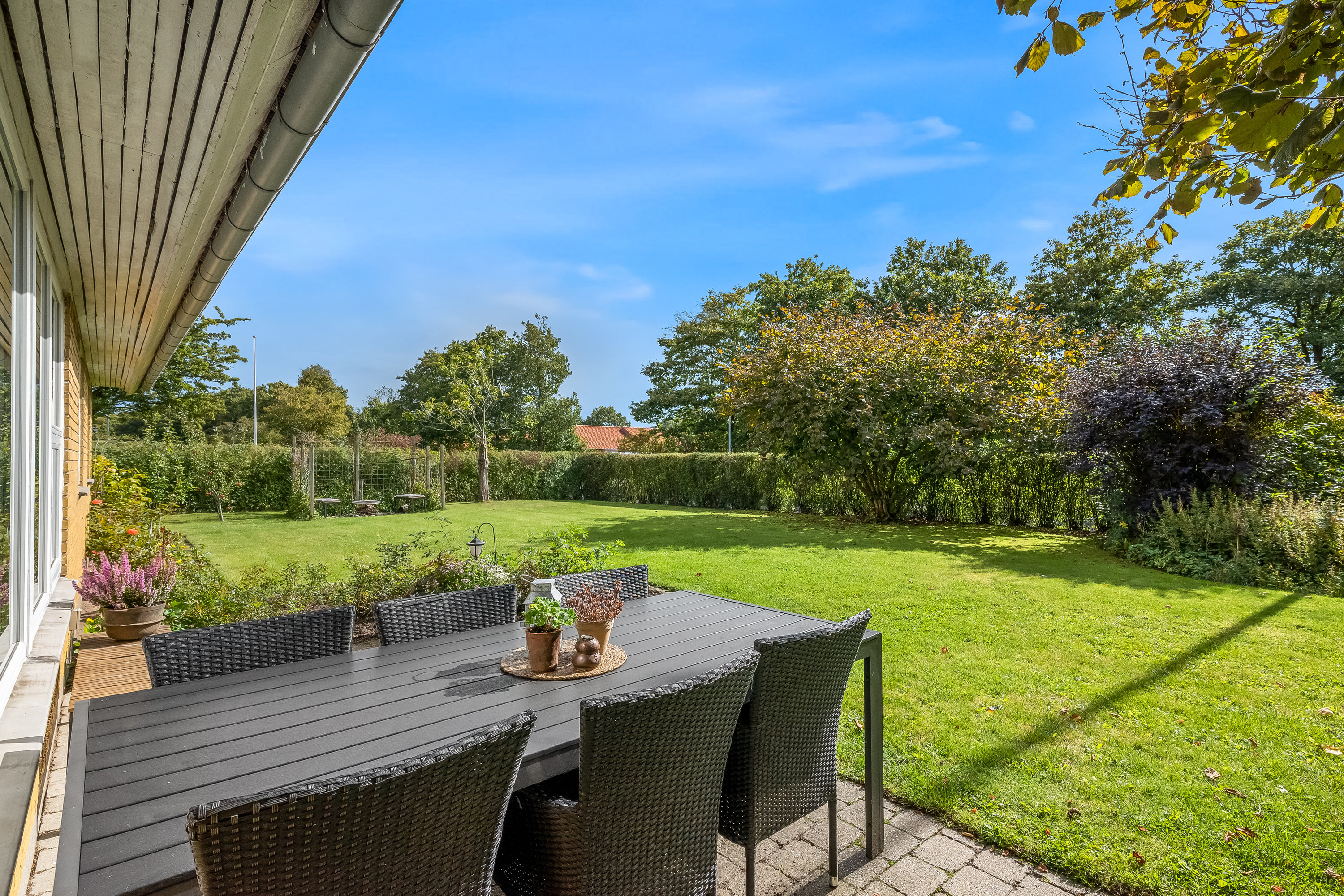 Fremhævet terrasse billede i fuldskærmstilstand. Billede af Elkjærvej 101, Mejrup, 7500 Holstebro