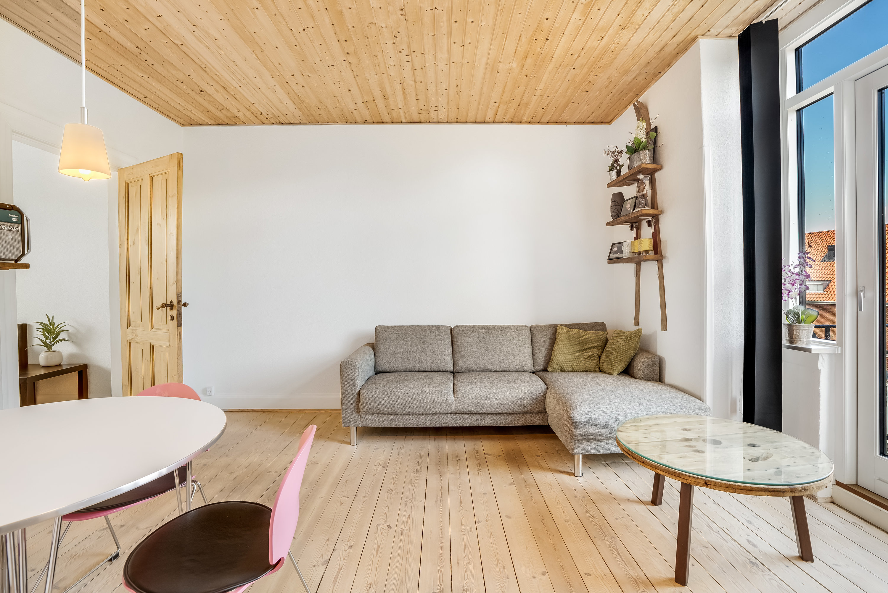 Fremhævet stue billede i fuldskærmstilstand. Billede af Slangerupgade 14B, 2. tv., 3400 Hillerød