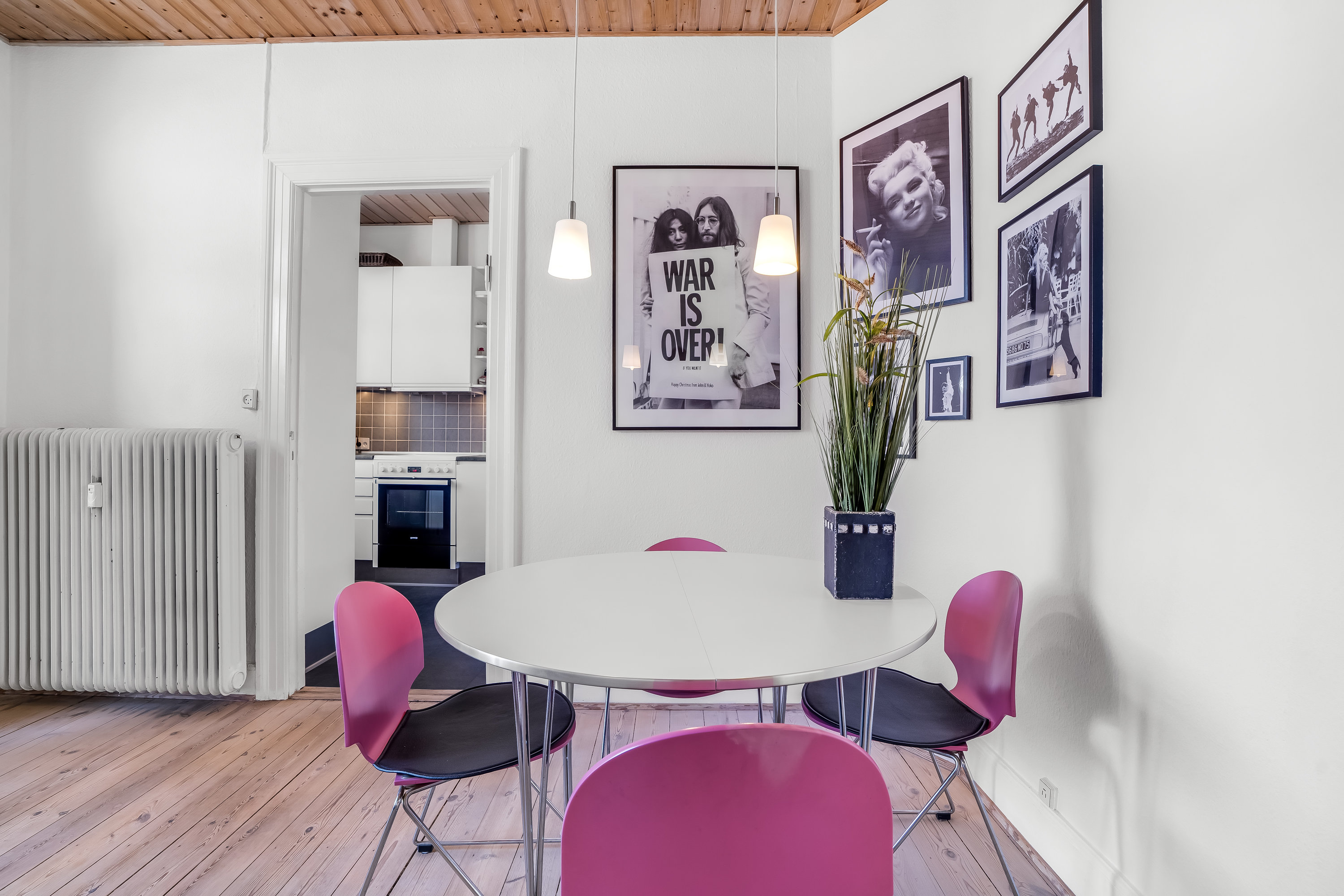 Fremhævet stue billede i fuldskærmstilstand. Billede af Slangerupgade 14B, 2. tv., 3400 Hillerød