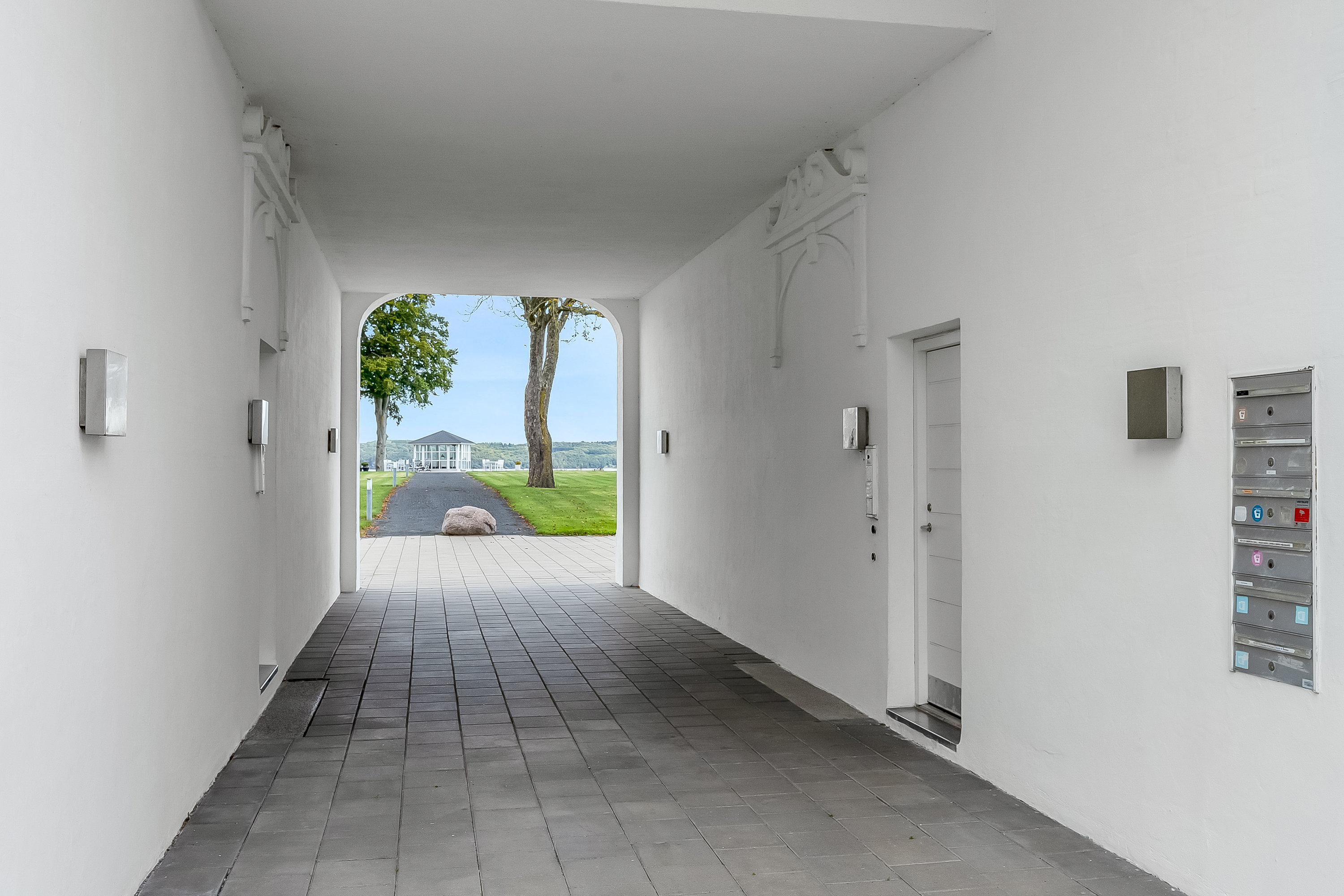 Fremhævet ejendommen billede i fuldskærmstilstand. Billede af Brejning Strand 1C, st.. th., Brejning, 7080 Børkop