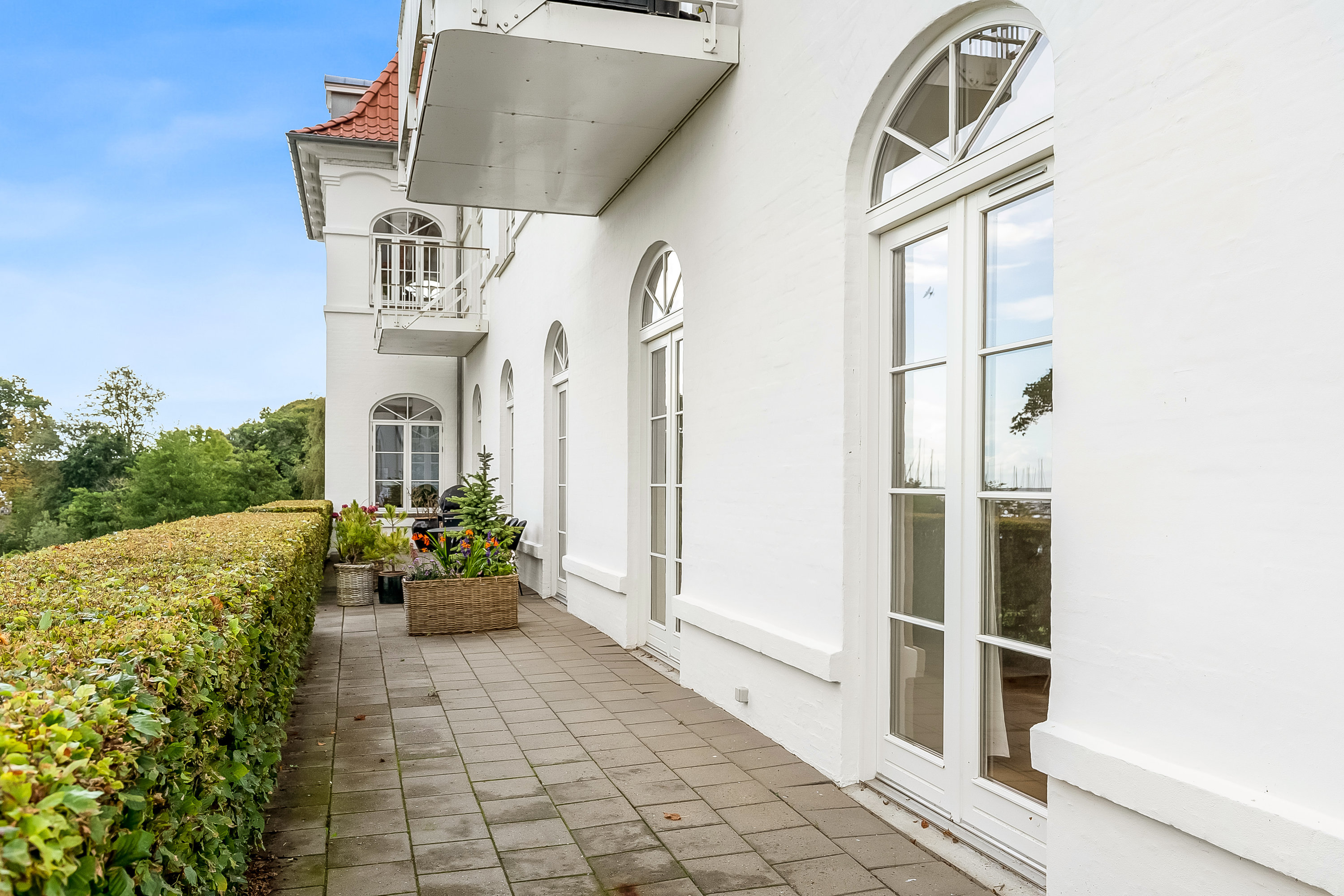 Fremhævet terrasse billede i fuldskærmstilstand. Billede af Brejning Strand 1C, st.. th., Brejning, 7080 Børkop
