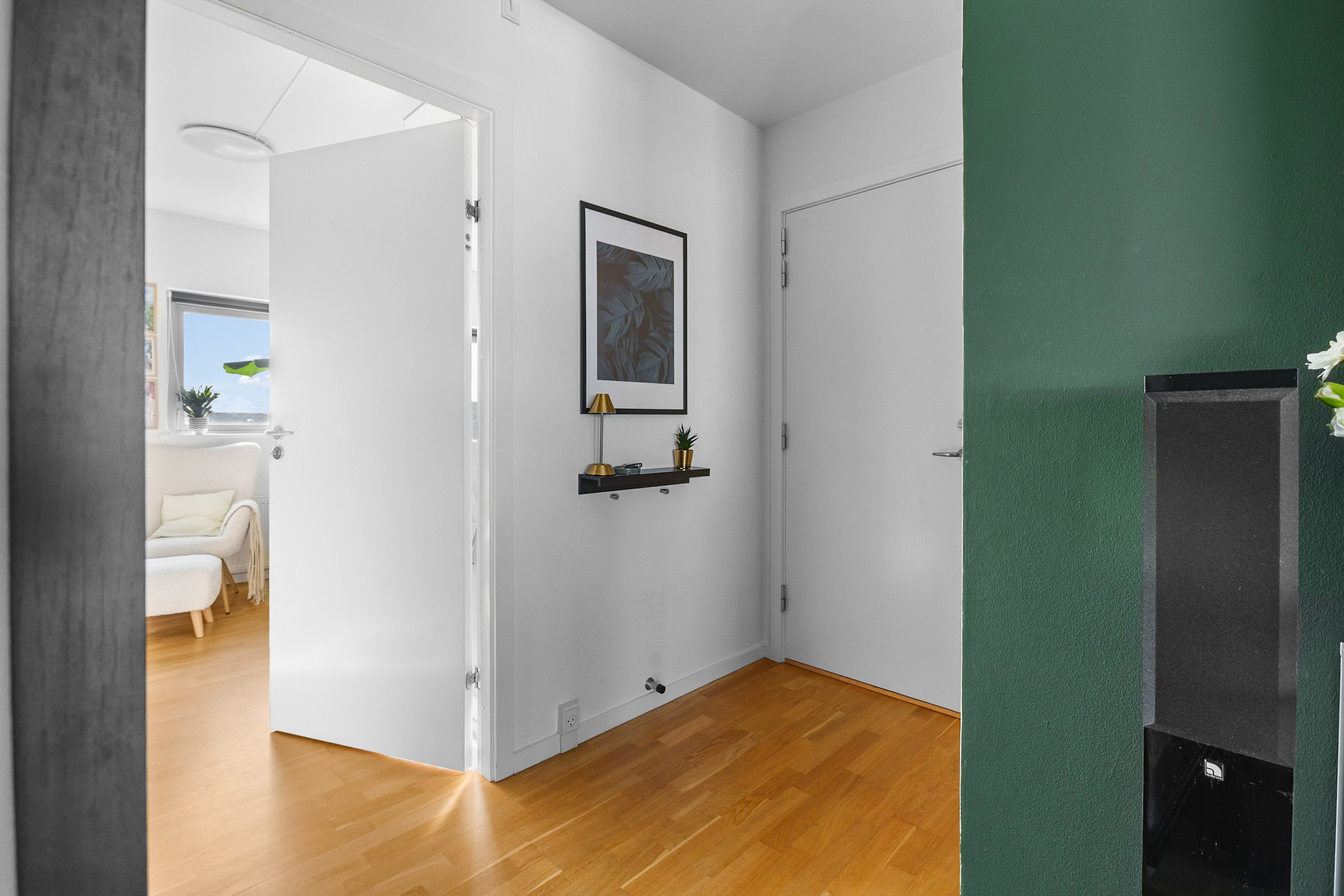 Fremhævet entré billede i fuldskærmstilstand. Billede af Kong Haralds Park 3L, 2. th., Smørumnedre, 2765 Smørum