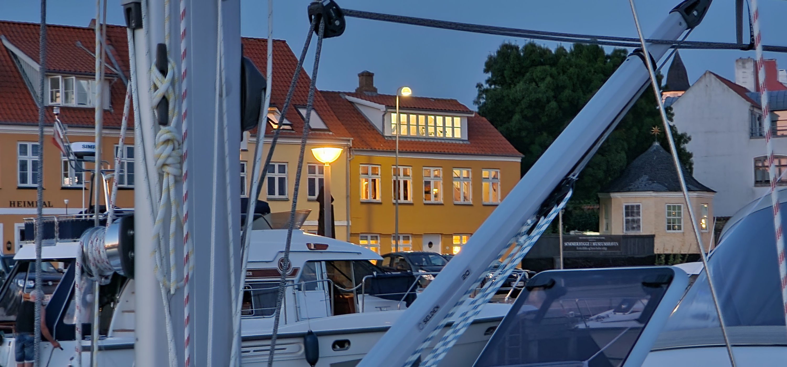 Fremhævet aftenbillede  billede i fuldskærmstilstand. Billede af Havnegade 8, 5600 Faaborg