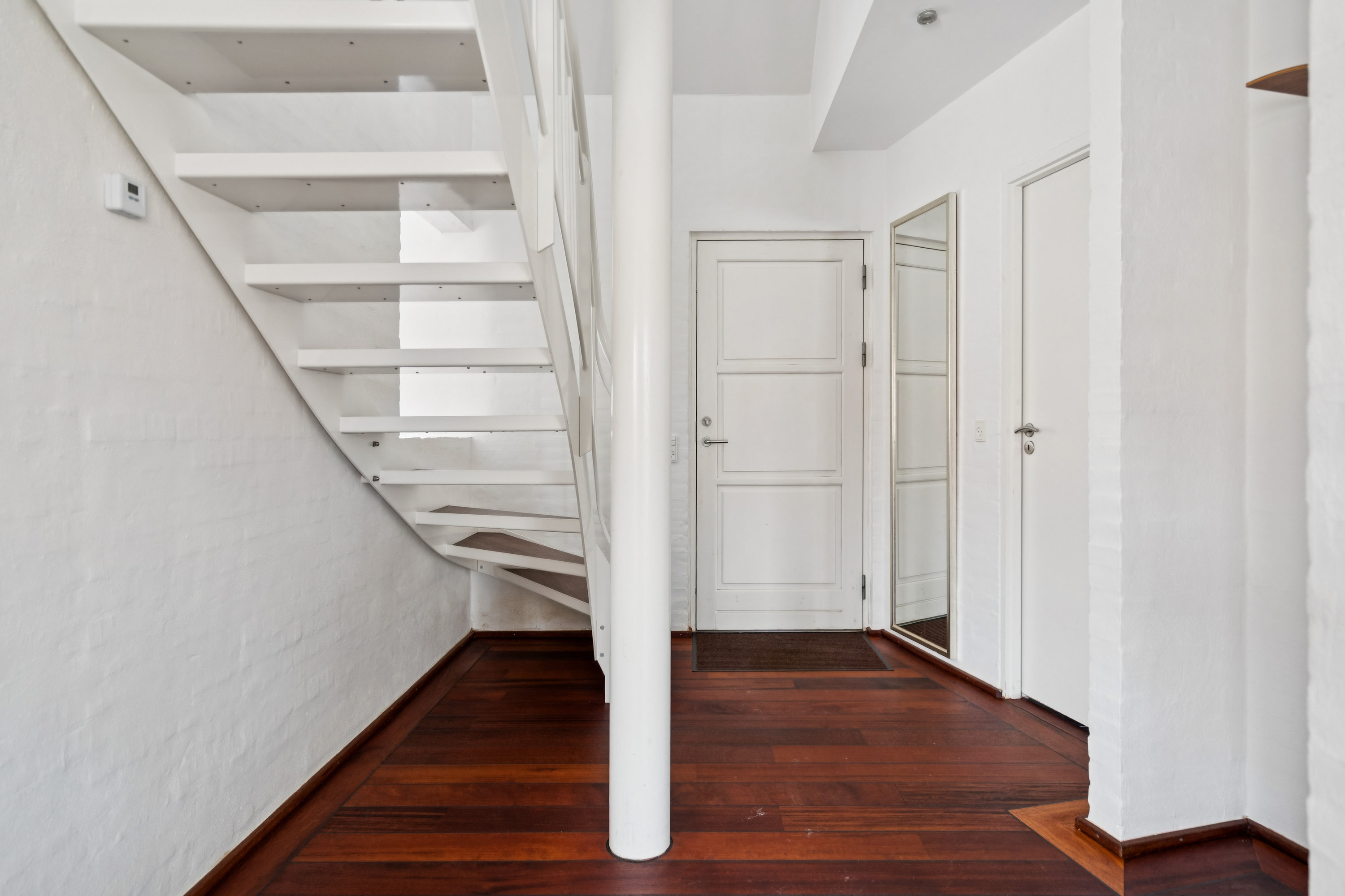 Fremhævet trappe billede i fuldskærmstilstand. Billede af Højensvej 30C, Gl. Skagen, 9990 Skagen
