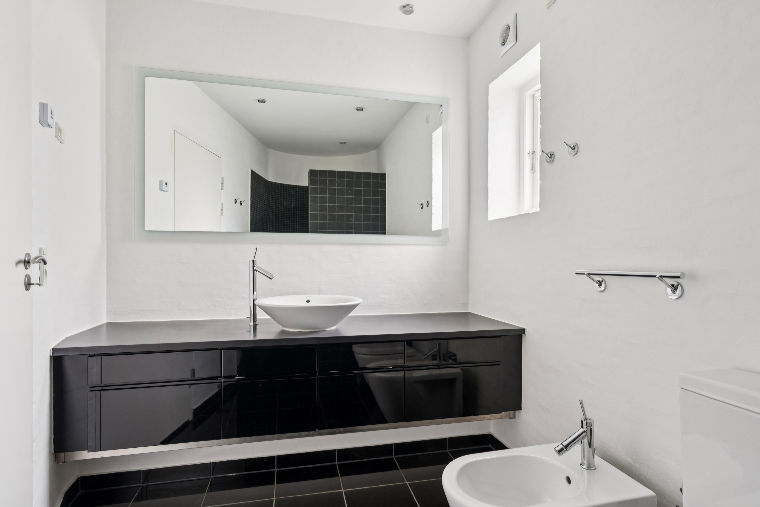 Fremhævet badeværelse billede i fuldskærmstilstand. Billede af Højensvej 30C, Gl. Skagen, 9990 Skagen