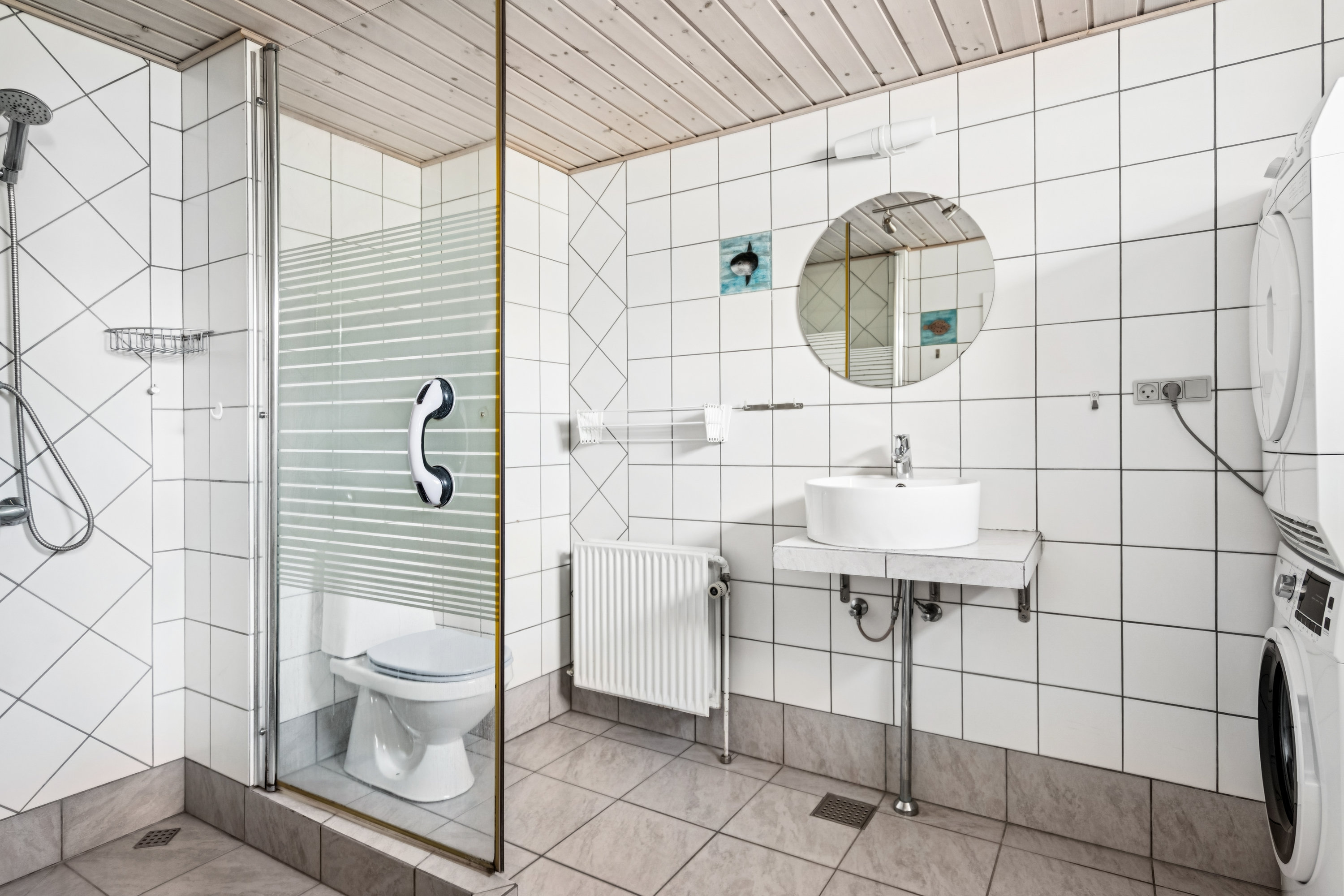 Fremhævet badeværelse billede i fuldskærmstilstand. Billede af Vesterled 40, 9850 Hirtshals