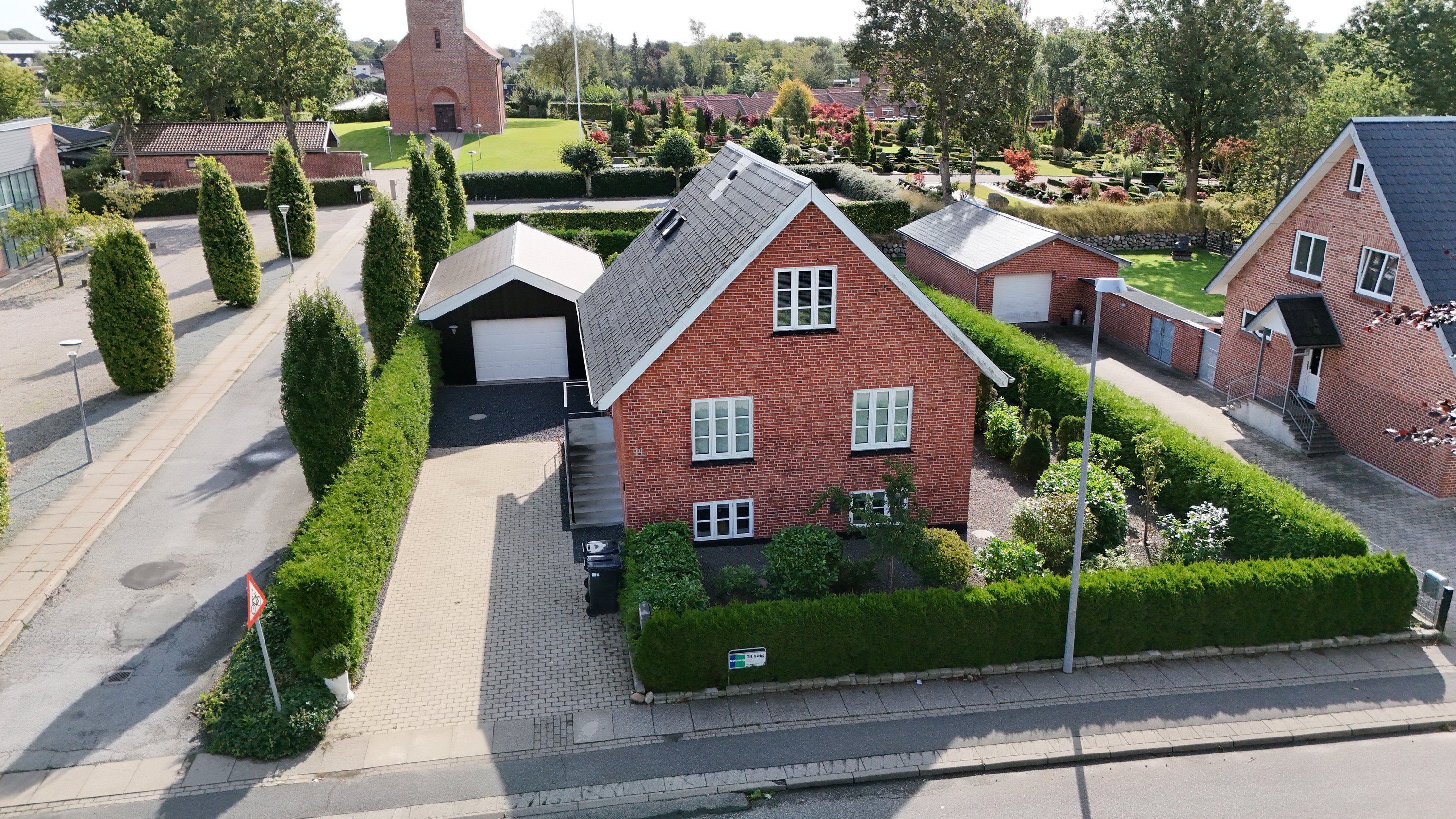 Fremhævet luftfoto billede i fuldskærmstilstand. Billede af Myhlenbergvej 11, 9510 Arden