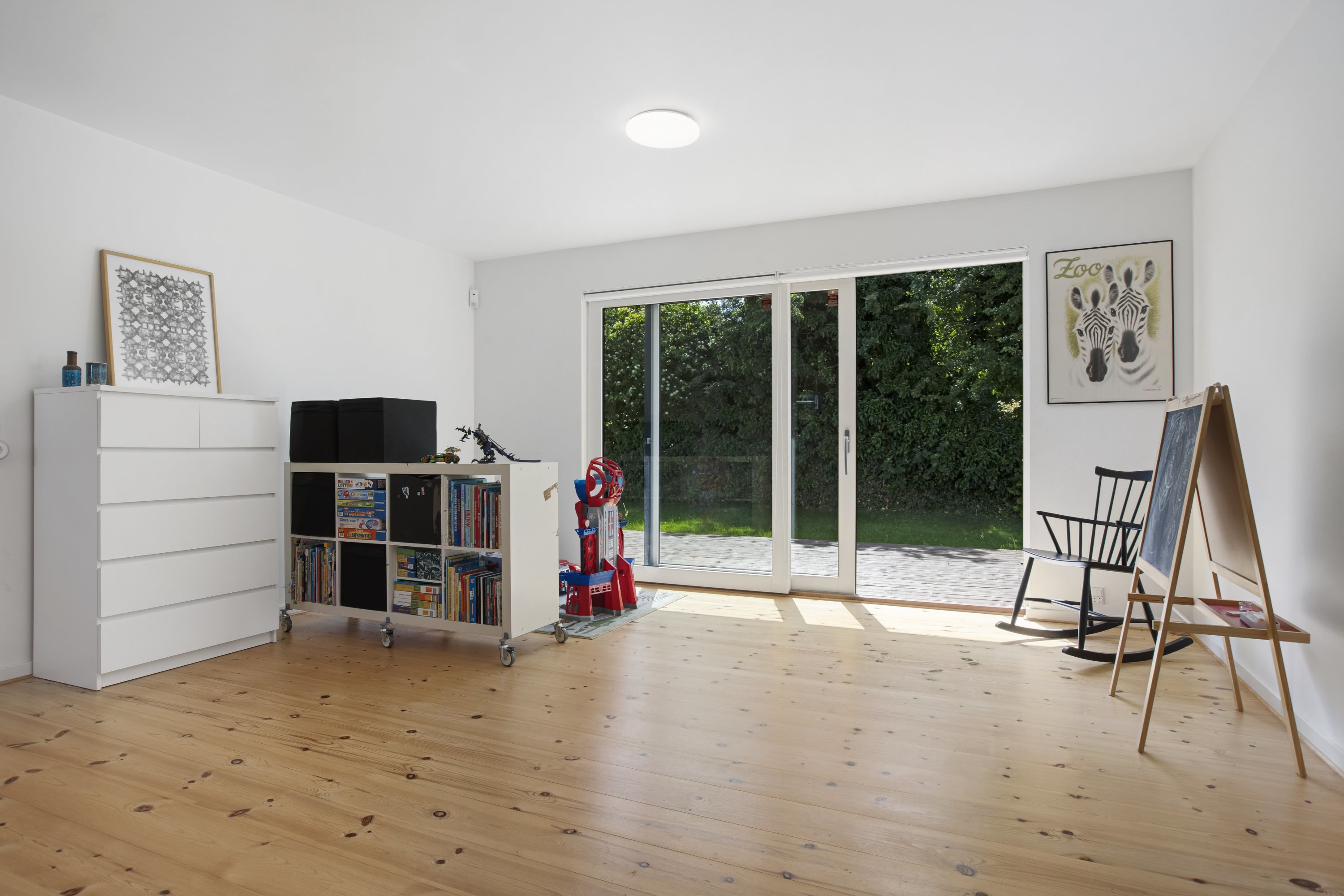 Fremhævet stue billede i fuldskærmstilstand. Billede af Torndalsvej 12, 2650 Hvidovre