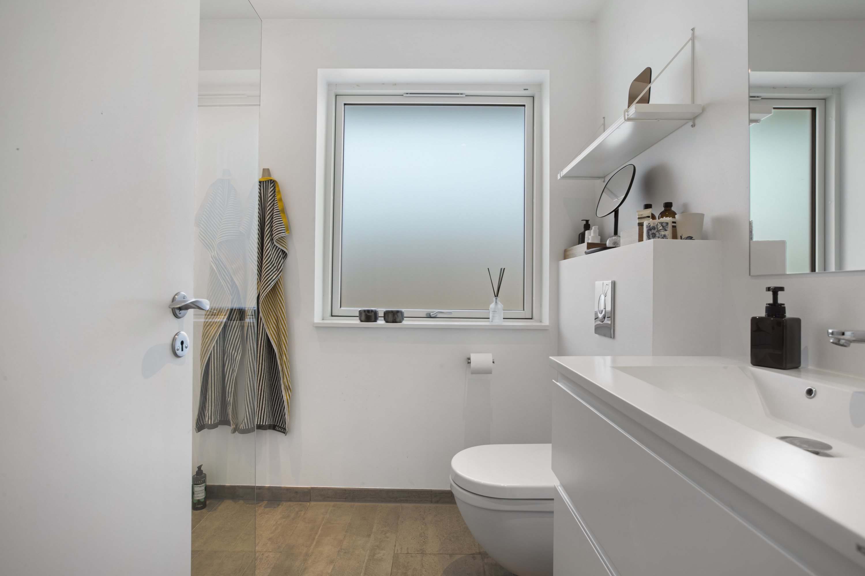 Fremhævet badeværelse billede i fuldskærmstilstand. Billede af Torndalsvej 12, 2650 Hvidovre