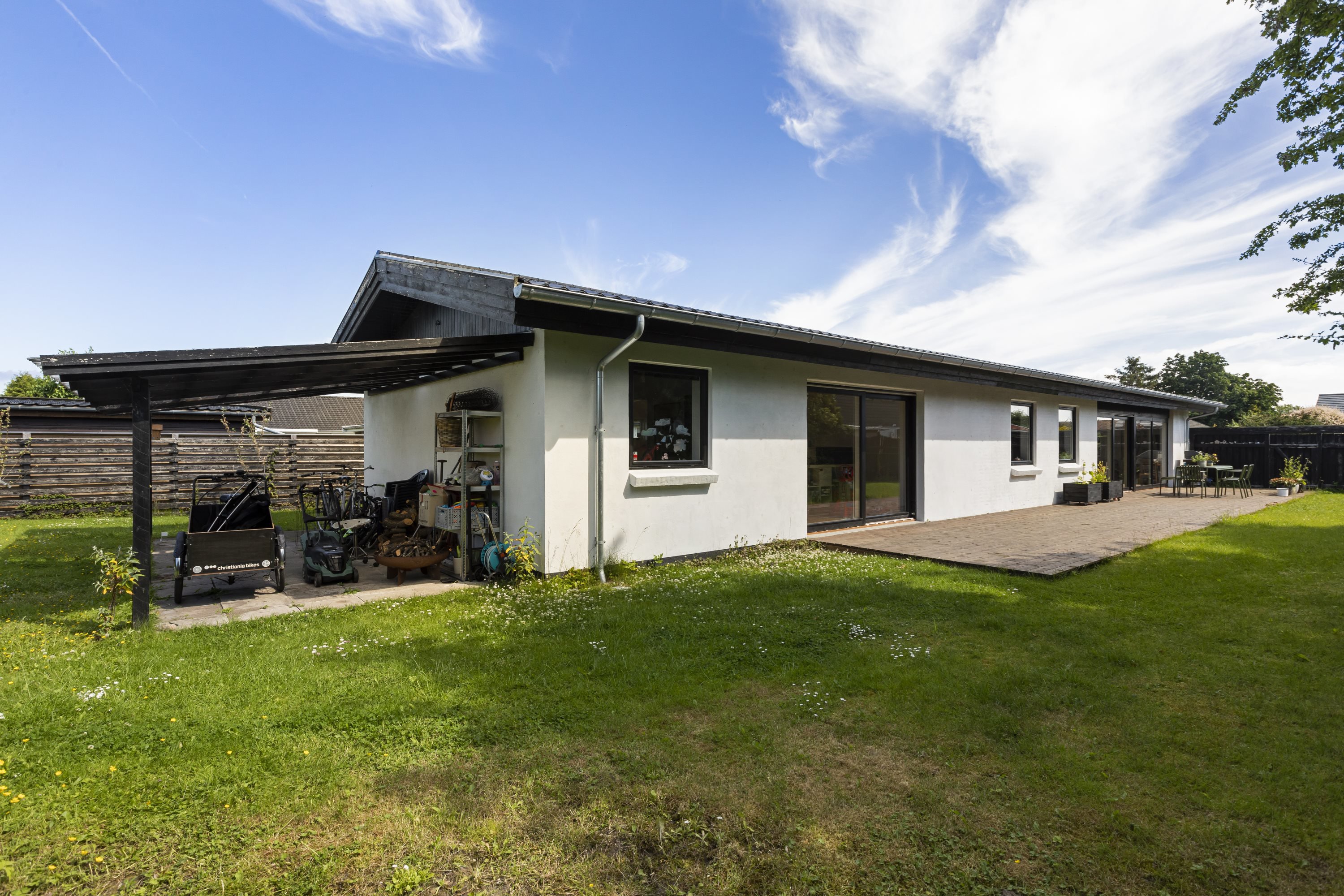 Fremhævet udendørs billede i fuldskærmstilstand. Billede af Torndalsvej 12, 2650 Hvidovre