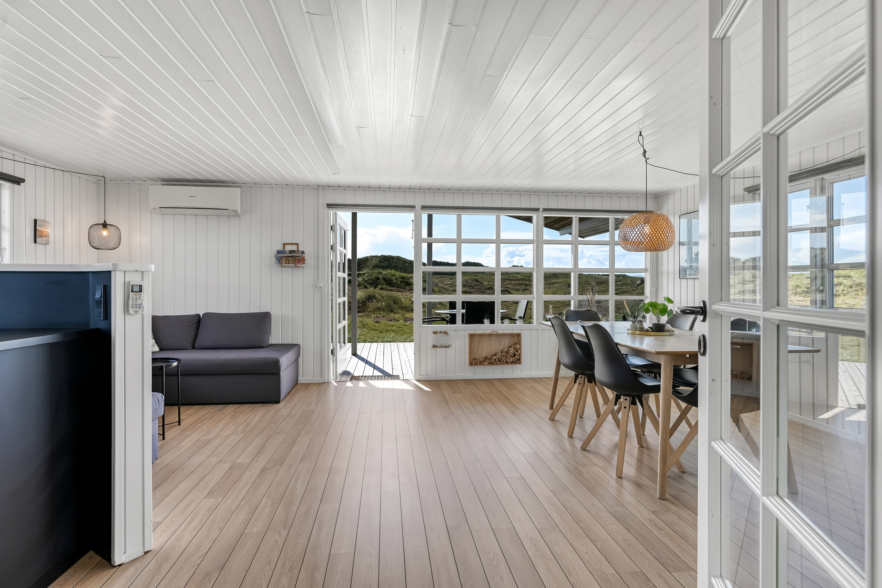 Fremhævet stue billede i fuldskærmstilstand. Billede af Søndermarken 31, Sønderho, 6720 Fanø