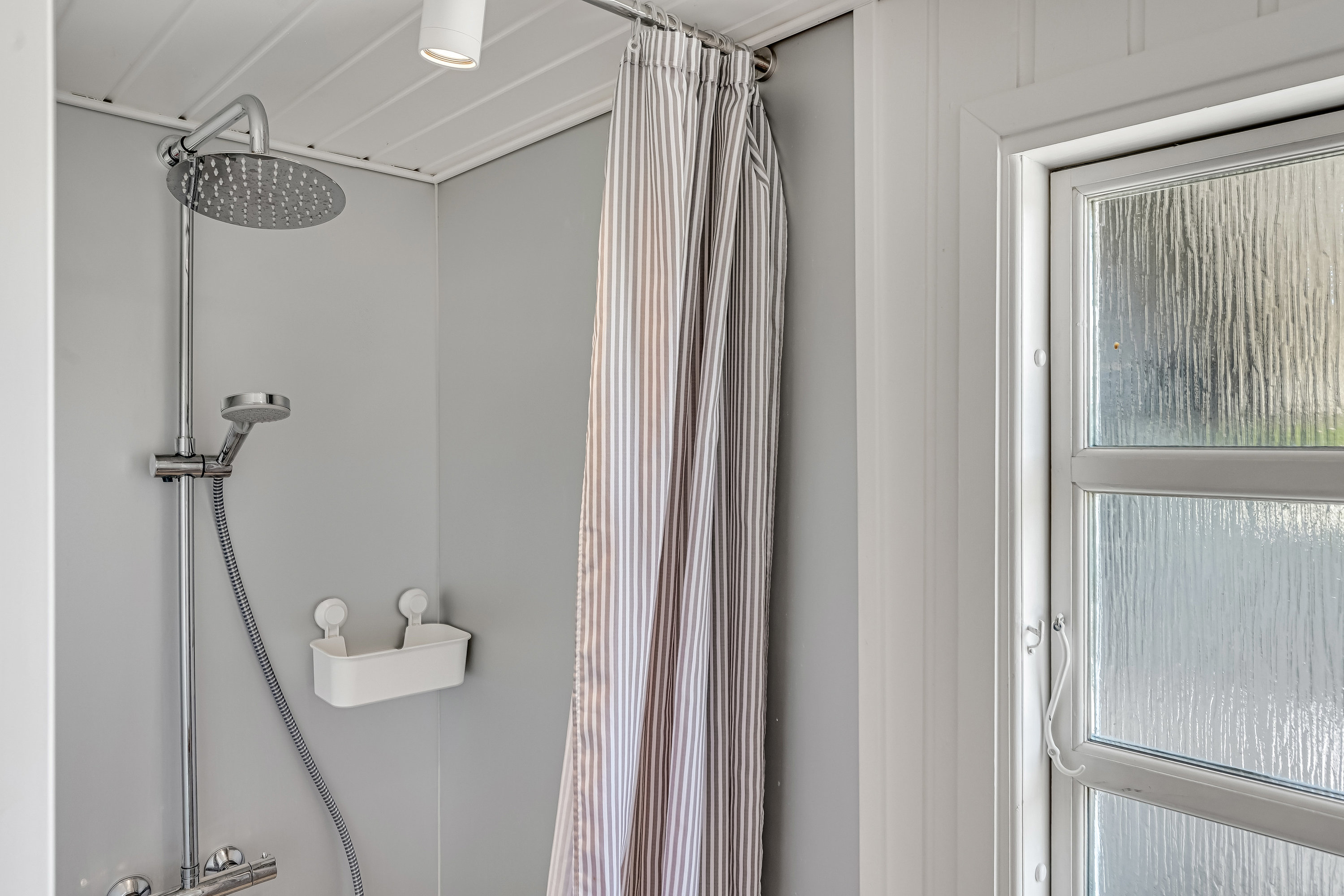 Fremhævet badeværelse billede i fuldskærmstilstand. Billede af Søndermarken 31, Sønderho, 6720 Fanø