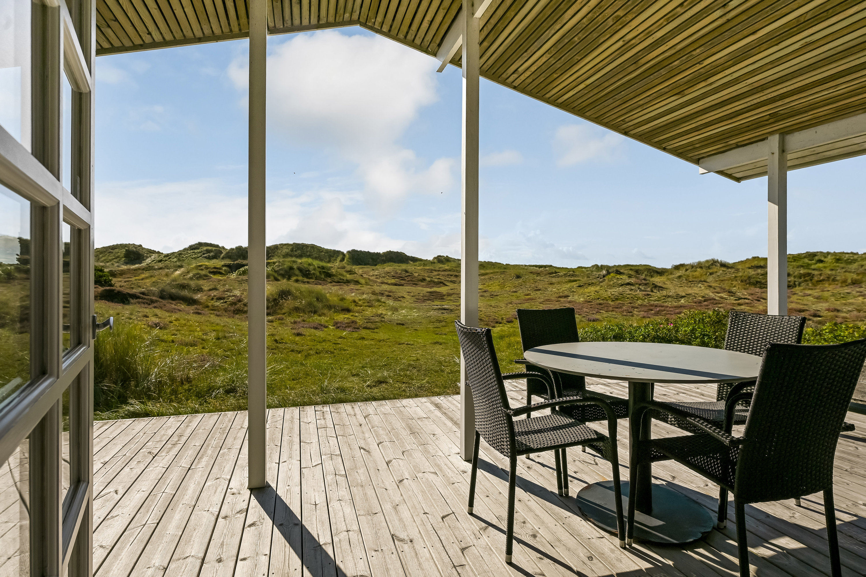 Fremhævet terrasse billede i fuldskærmstilstand. Billede af Søndermarken 31, Sønderho, 6720 Fanø