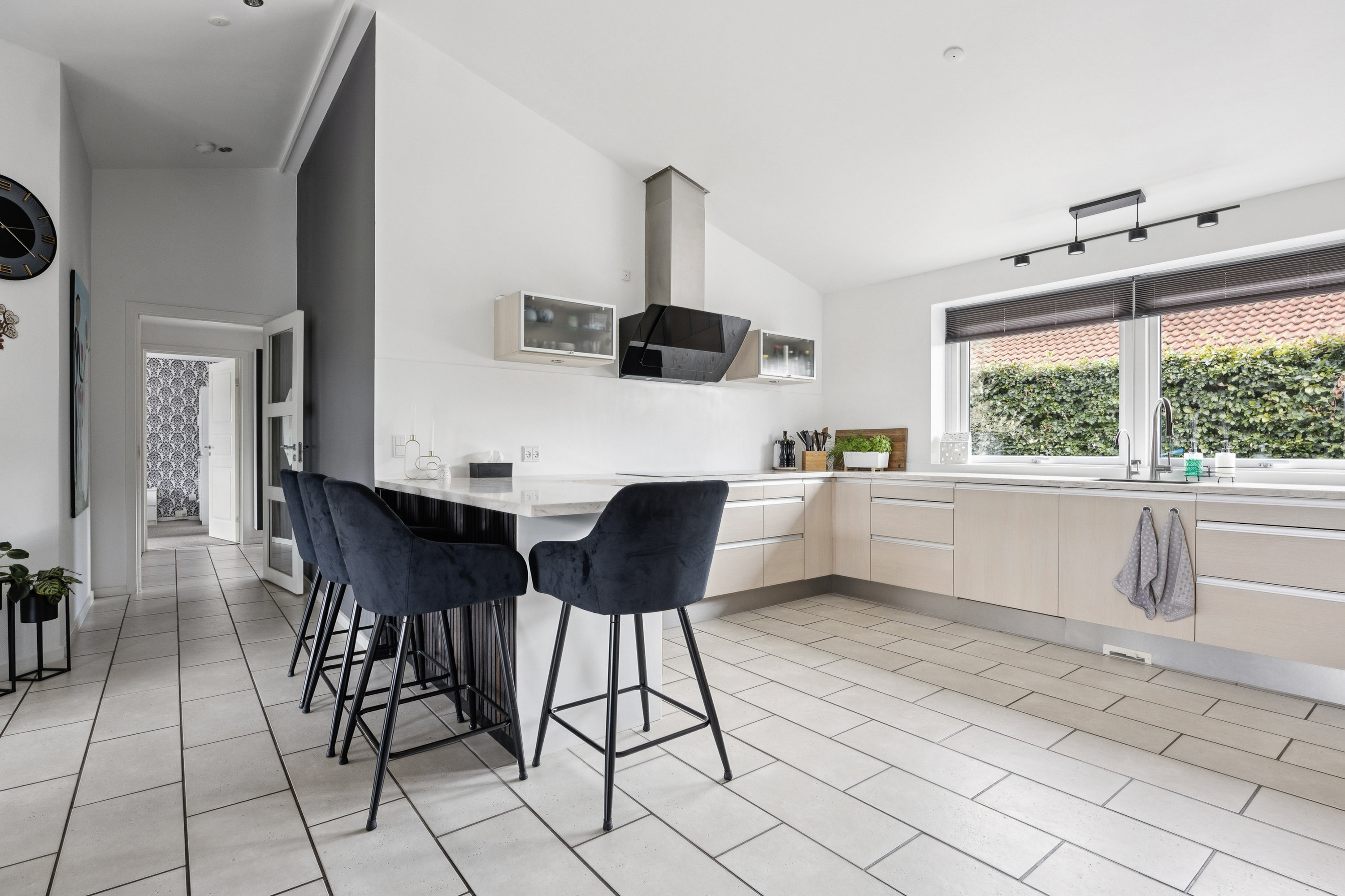 Fremhævet stue billede i fuldskærmstilstand. Billede af Munkedalen 34, 4100 Ringsted