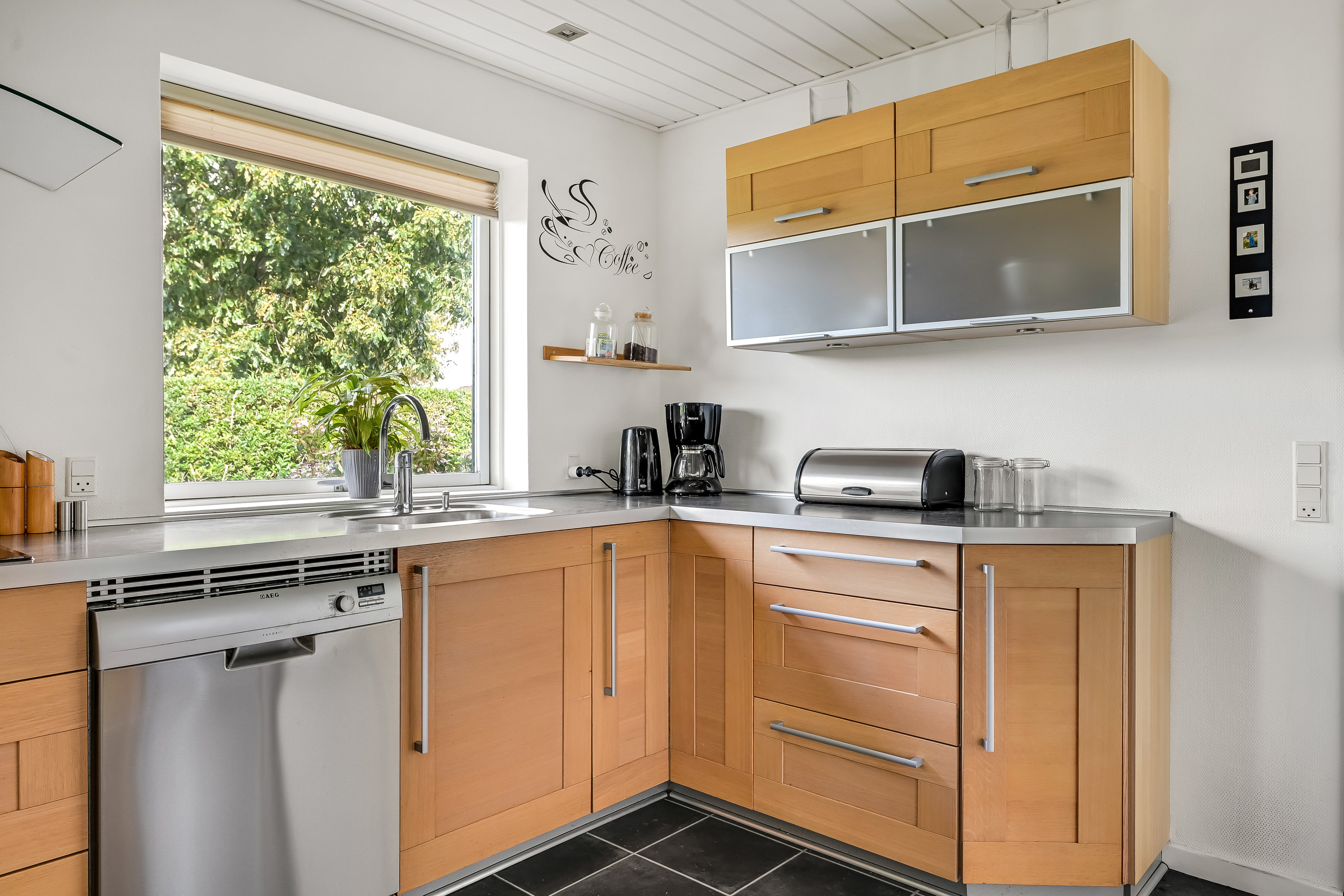 Fremhævet køkken billede i fuldskærmstilstand. Billede af Marsvænget 41, 6710 Esbjerg V