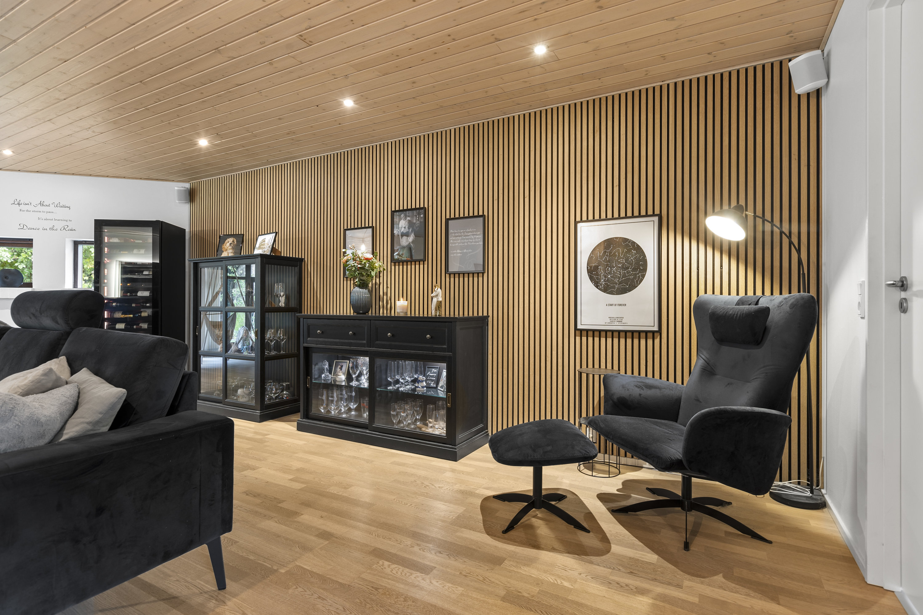 Fremhævet stue billede i fuldskærmstilstand. Billede af Bøgelunden 6, 4180 Sorø