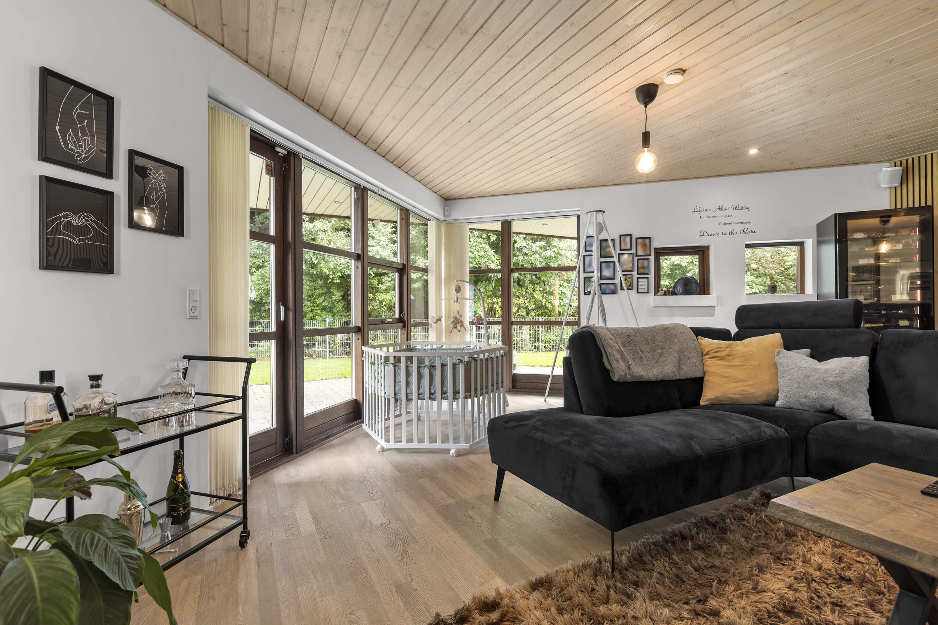 Fremhævet stue billede i fuldskærmstilstand. Billede af Bøgelunden 6, 4180 Sorø