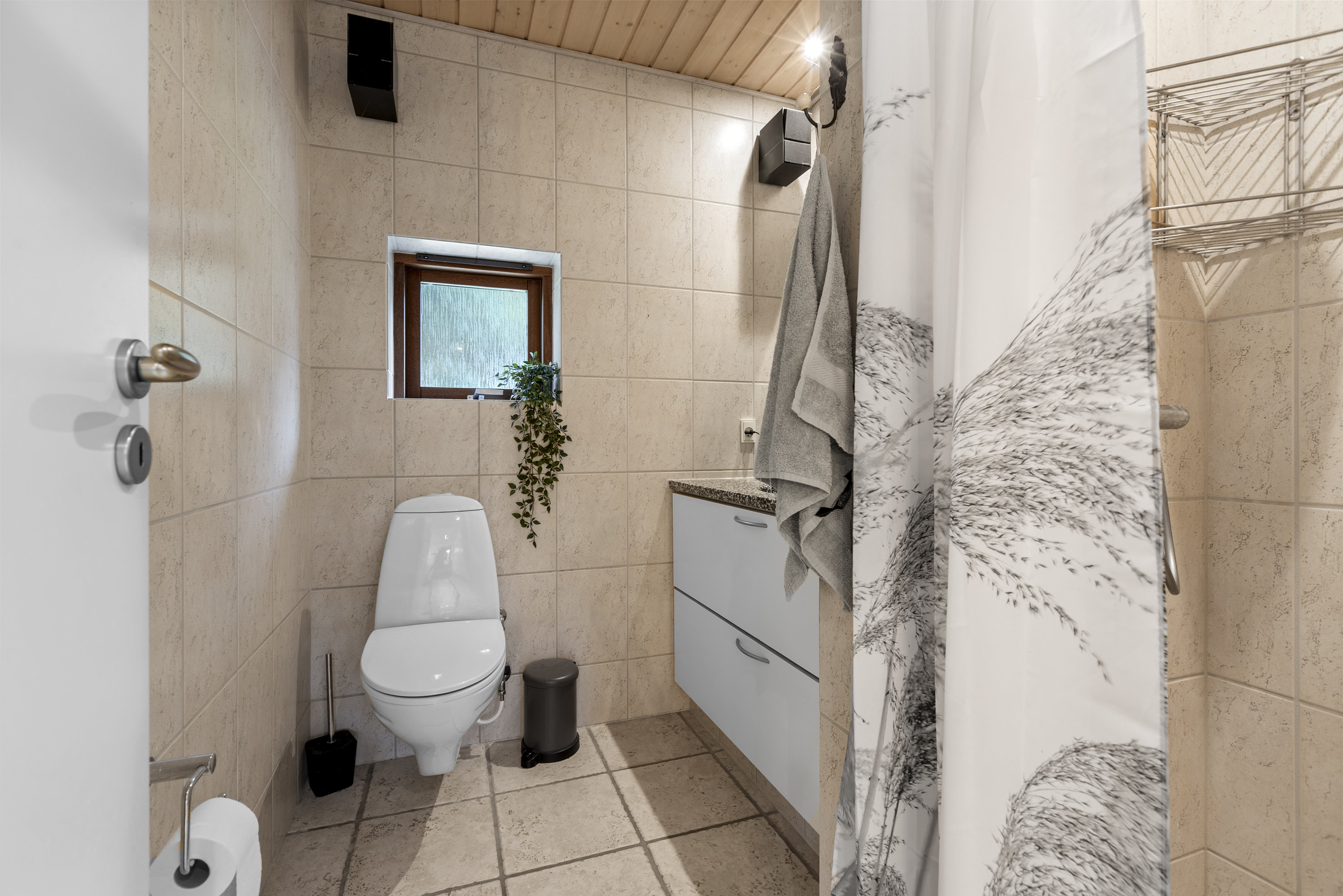 Fremhævet badeværelse billede i fuldskærmstilstand. Billede af Bøgelunden 6, 4180 Sorø