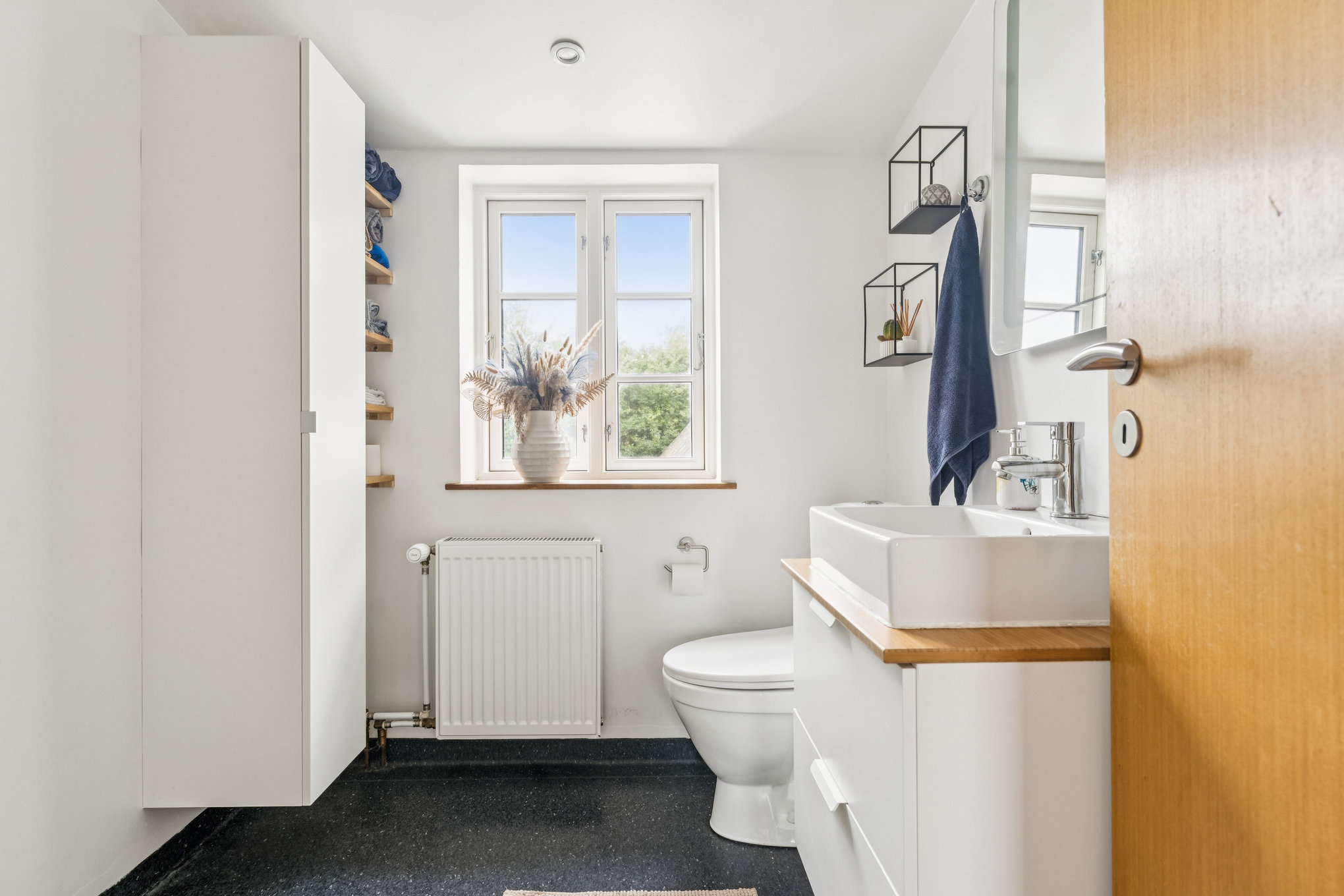 Fremhævet badeværelse billede i fuldskærmstilstand. Billede af Bytoften 3, Over Fussing, 8920 Randers NV