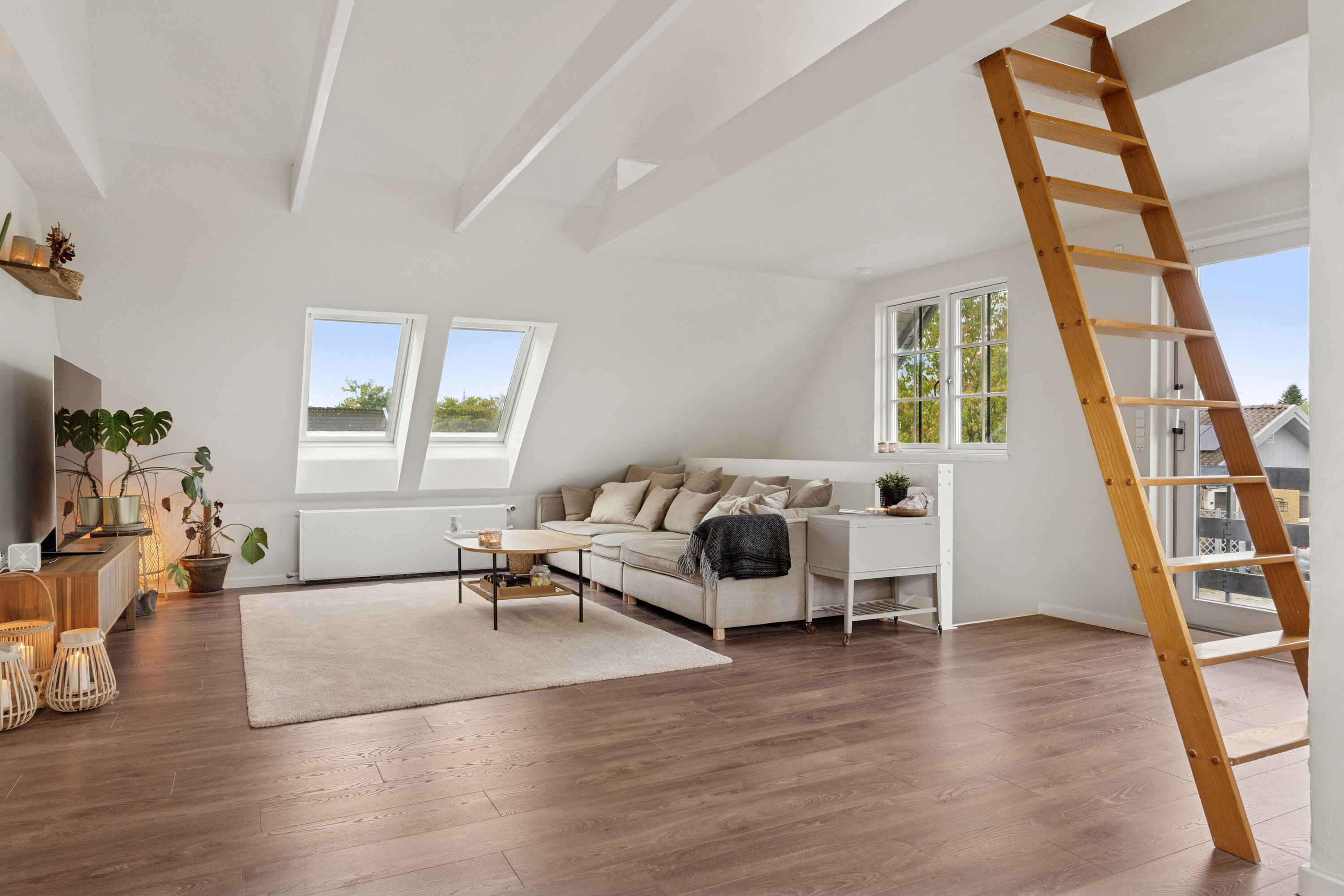 Fremhævet stue billede i fuldskærmstilstand. Billede af Bovelgårdsvej 1, Gershøj, 4070 Kirke Hyllinge