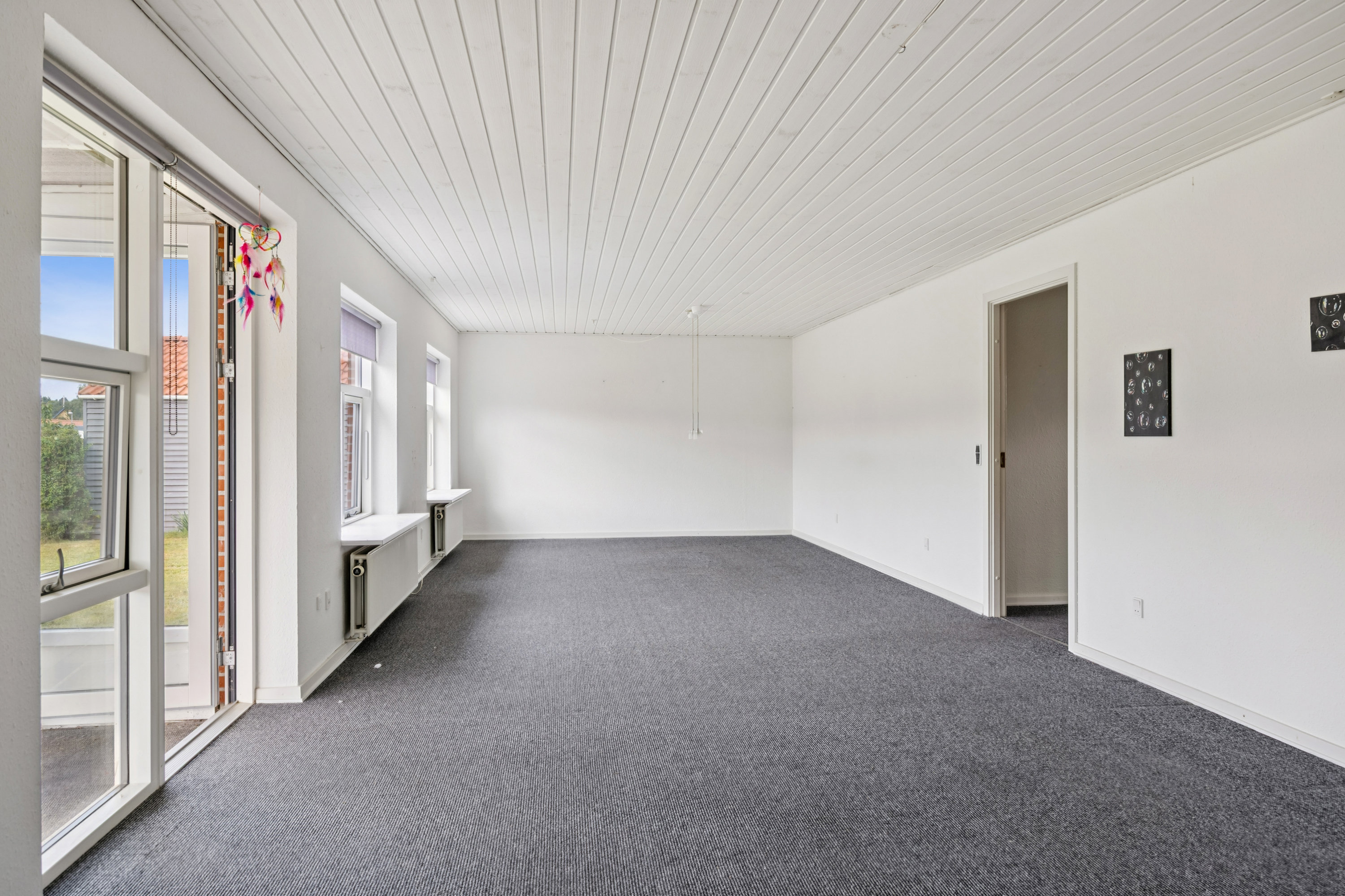 Fremhævet stue billede i fuldskærmstilstand. Billede af Pilevænget 29, 8961 Allingåbro