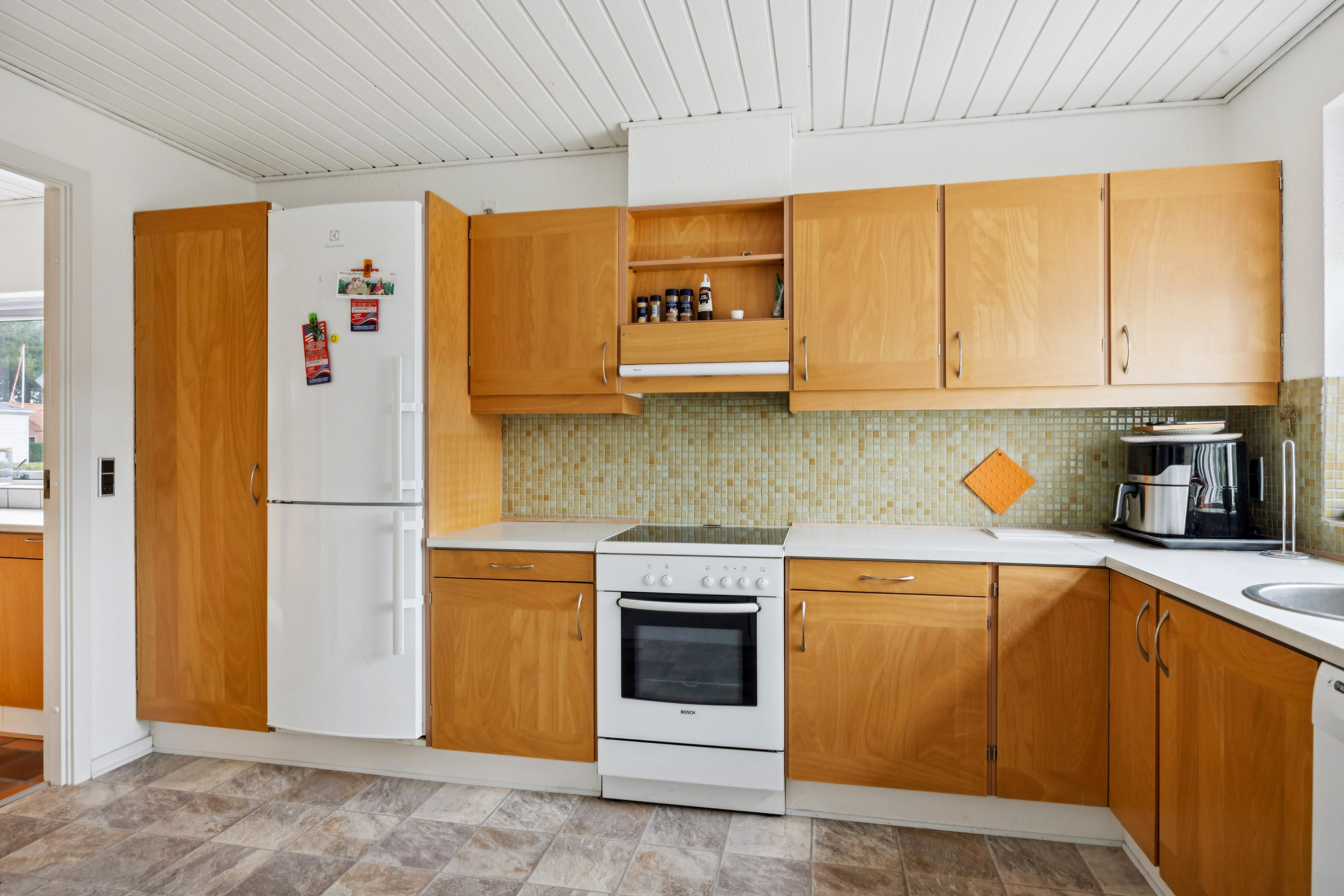 Fremhævet køkken billede i fuldskærmstilstand. Billede af Pilevænget 29, 8961 Allingåbro