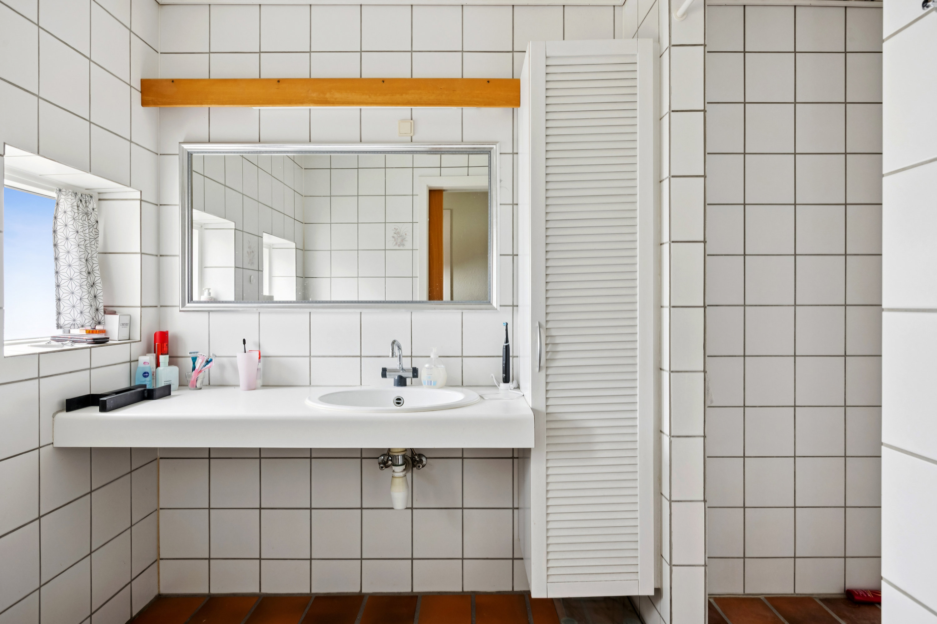 Fremhævet badeværelse billede i fuldskærmstilstand. Billede af Pilevænget 29, 8961 Allingåbro